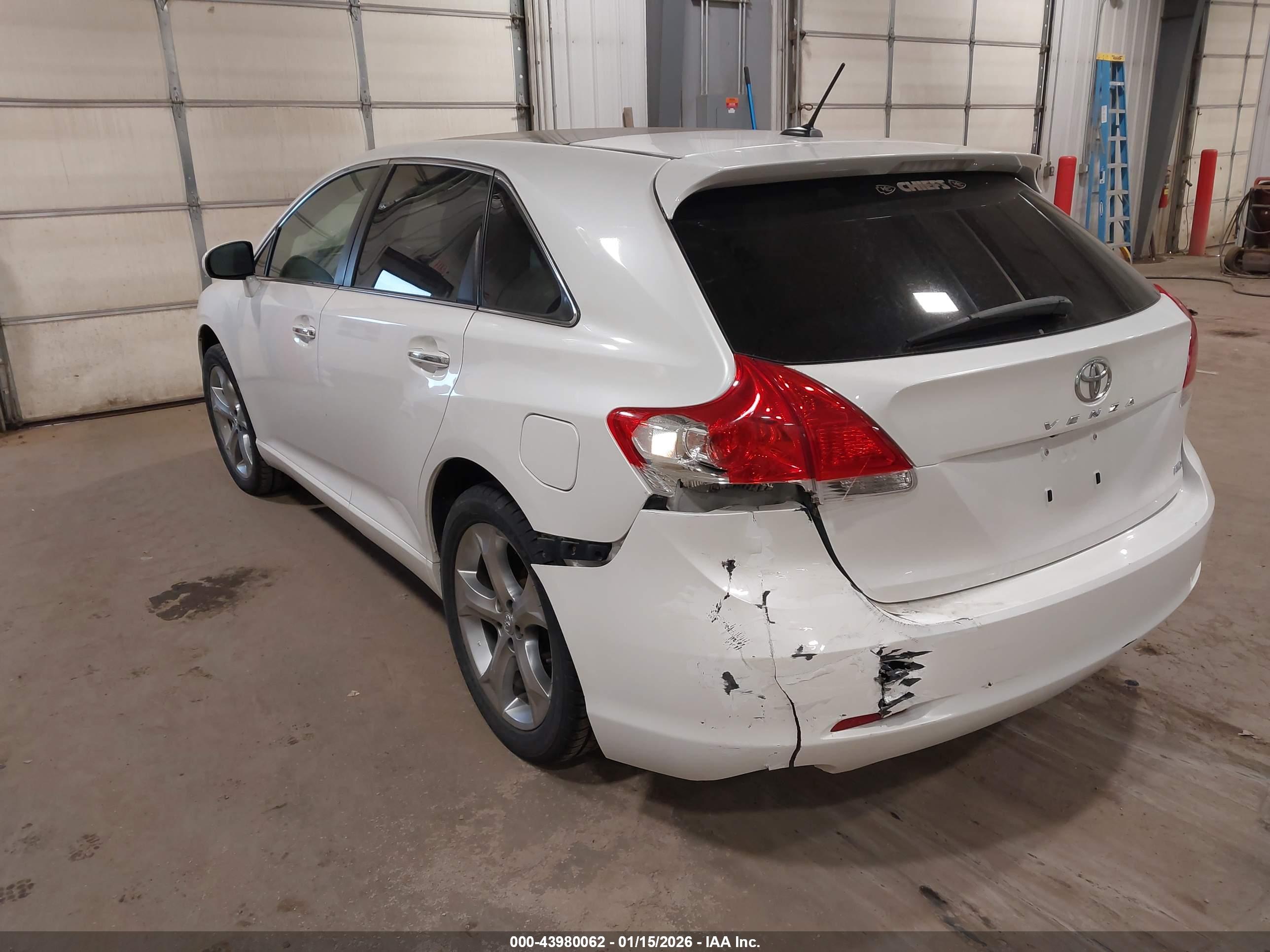 TOYOTA VENZA image 3
