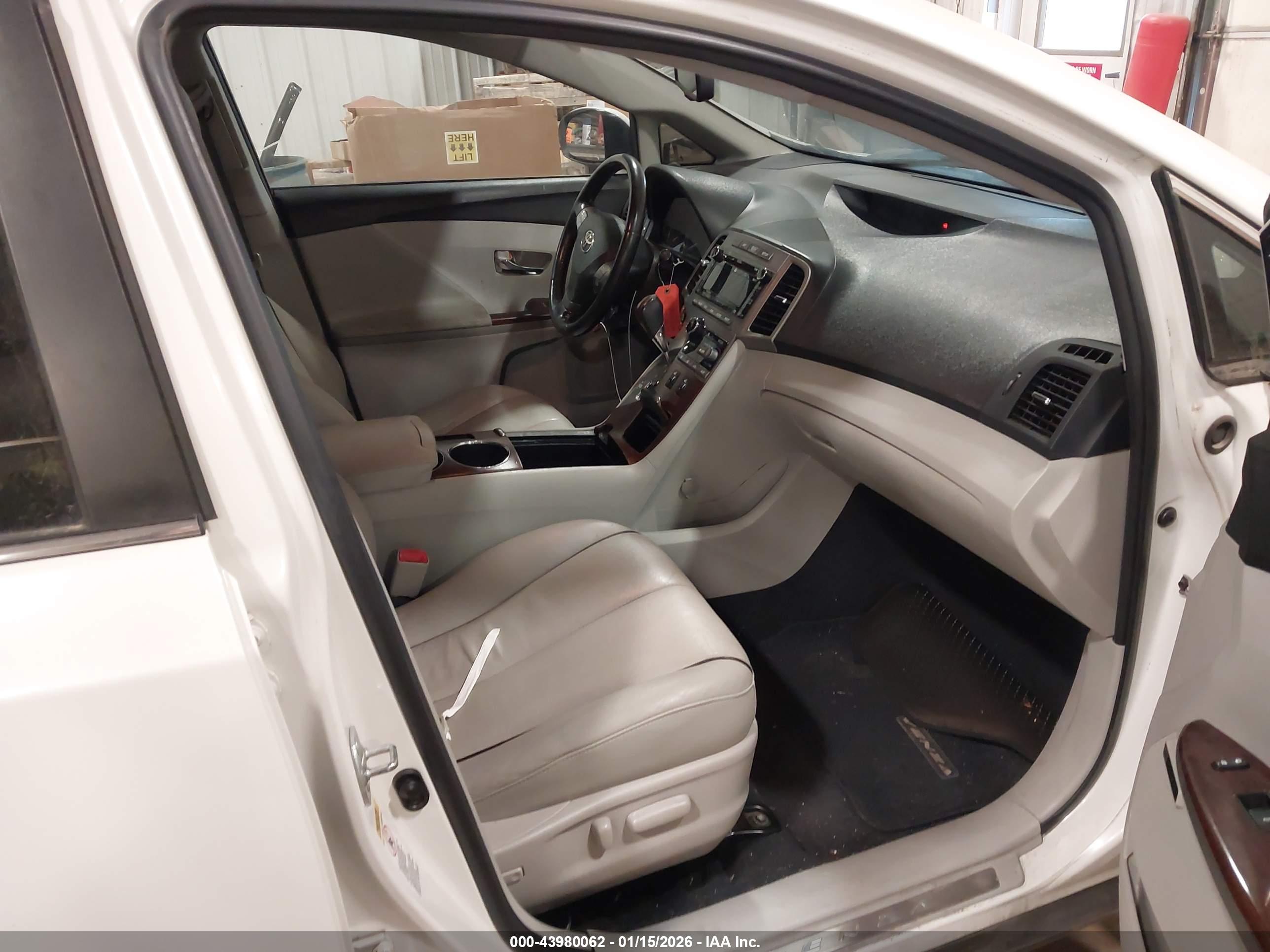 TOYOTA VENZA image 5