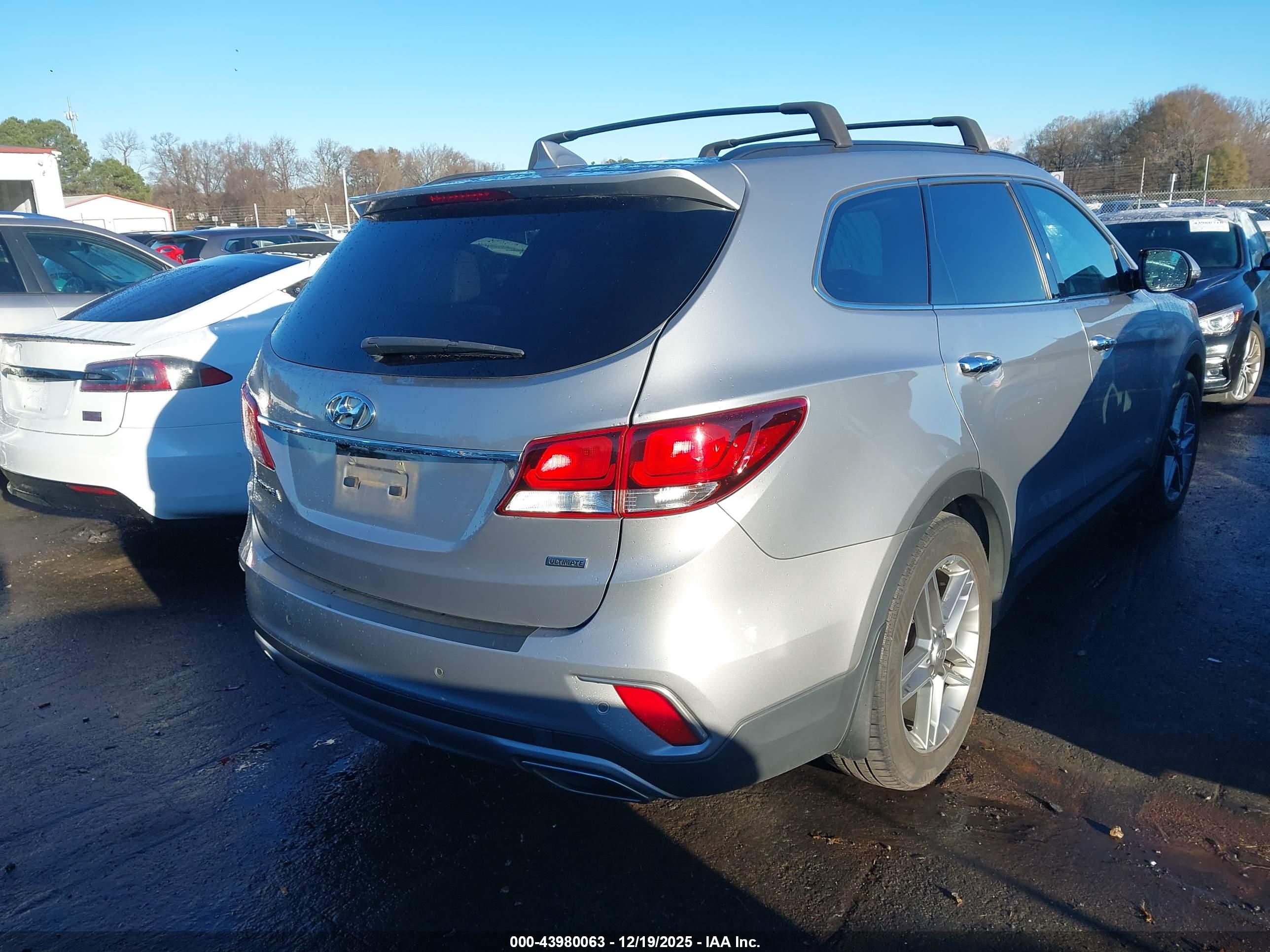 HYUNDAI SANTA image 4