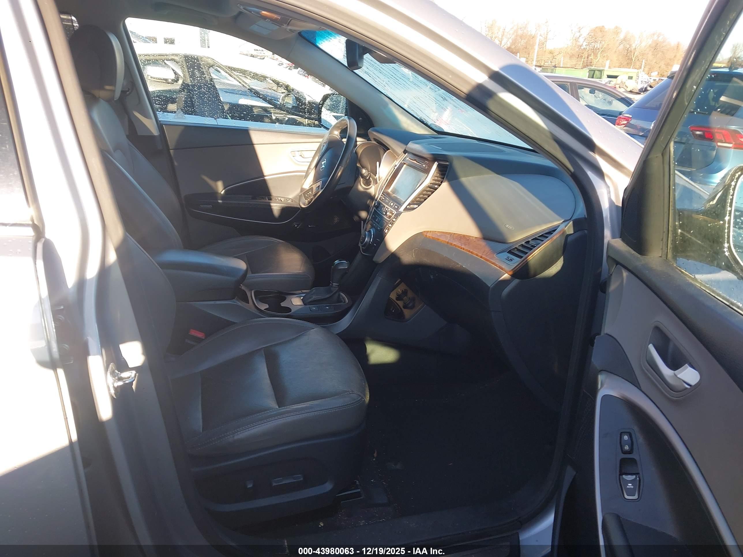 HYUNDAI SANTA image 5