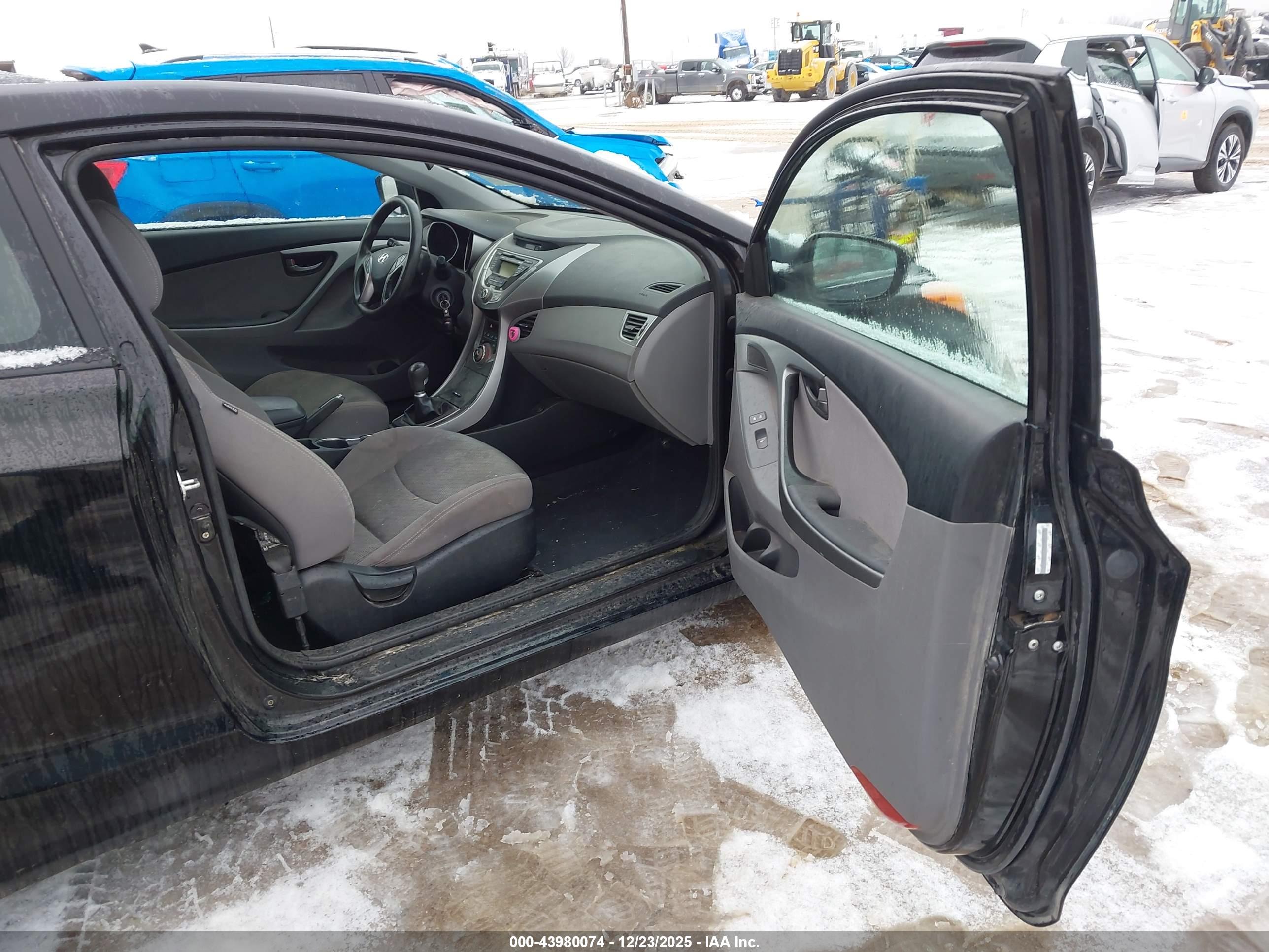 HYUNDAI ELANTRA image 5