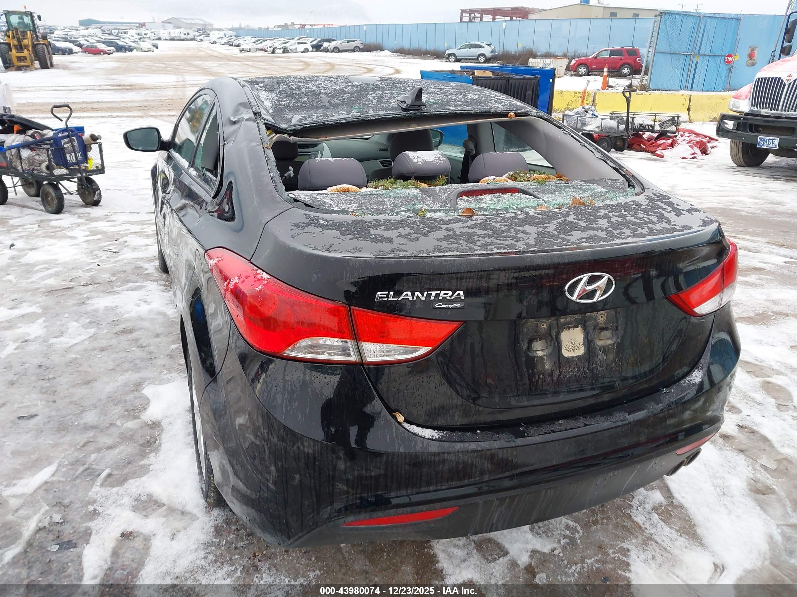 HYUNDAI ELANTRA image 6