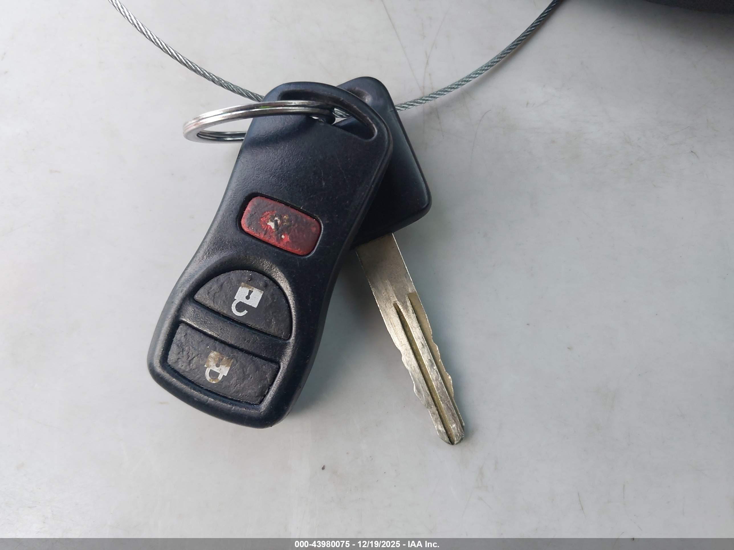 NISSAN VERSA image 11