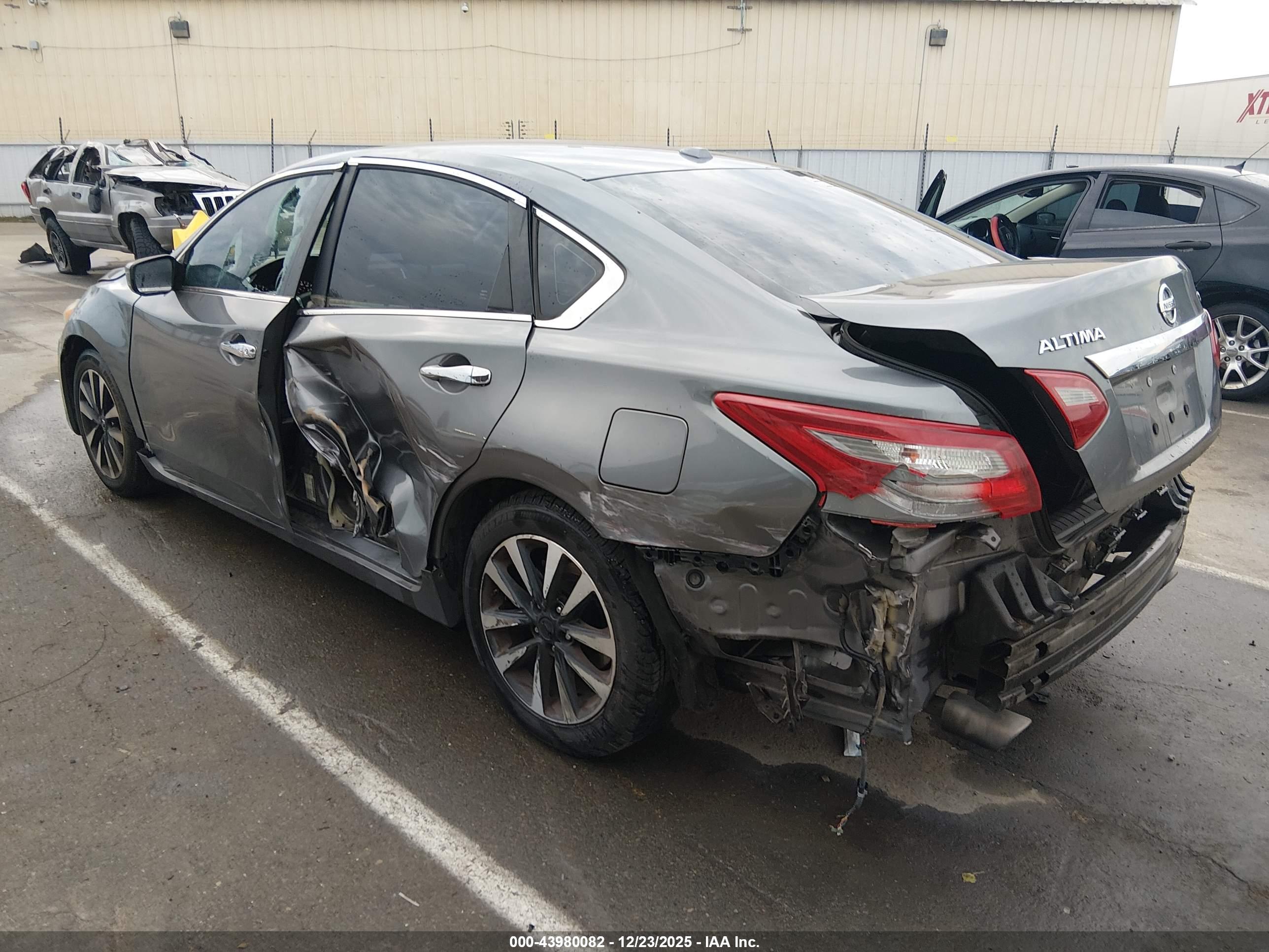 NISSAN ALTIMA image 3