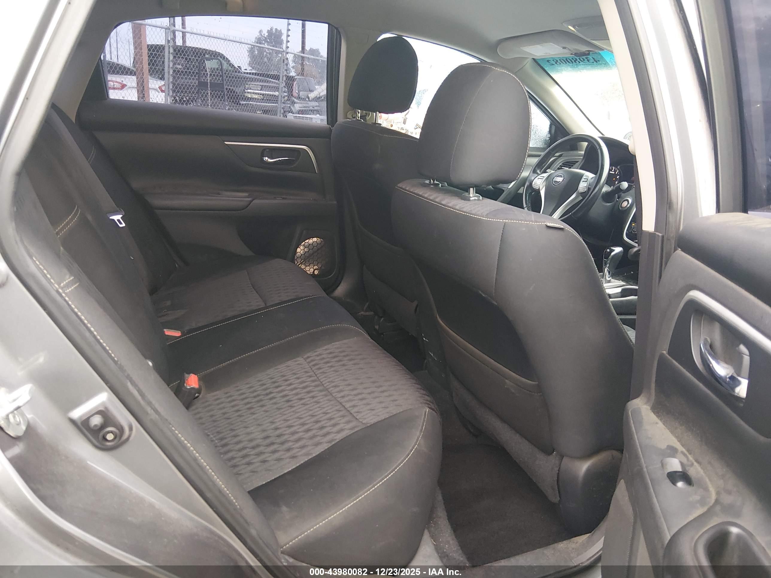 NISSAN ALTIMA image 8
