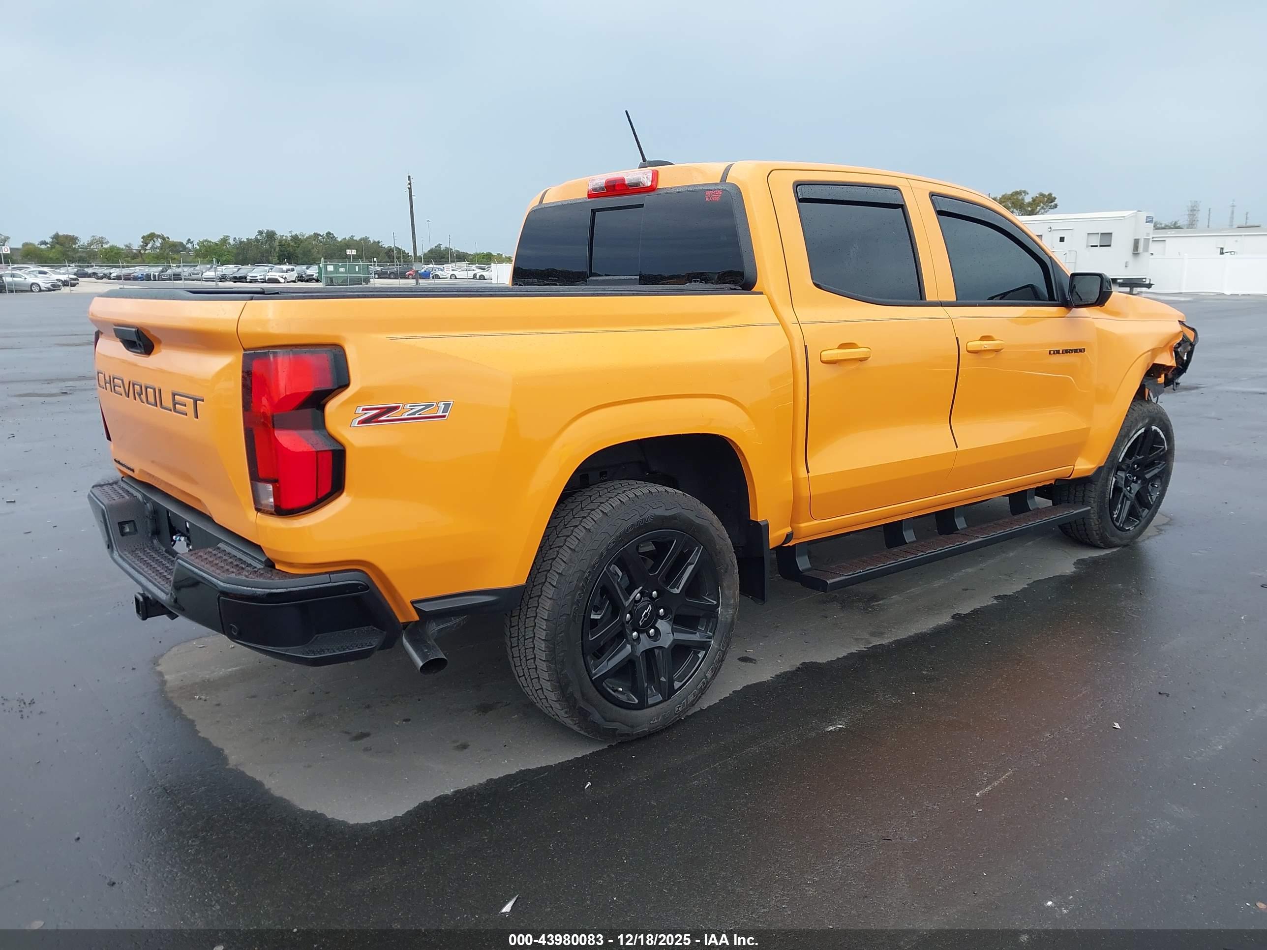 CHEVROLET COLORADO image 4