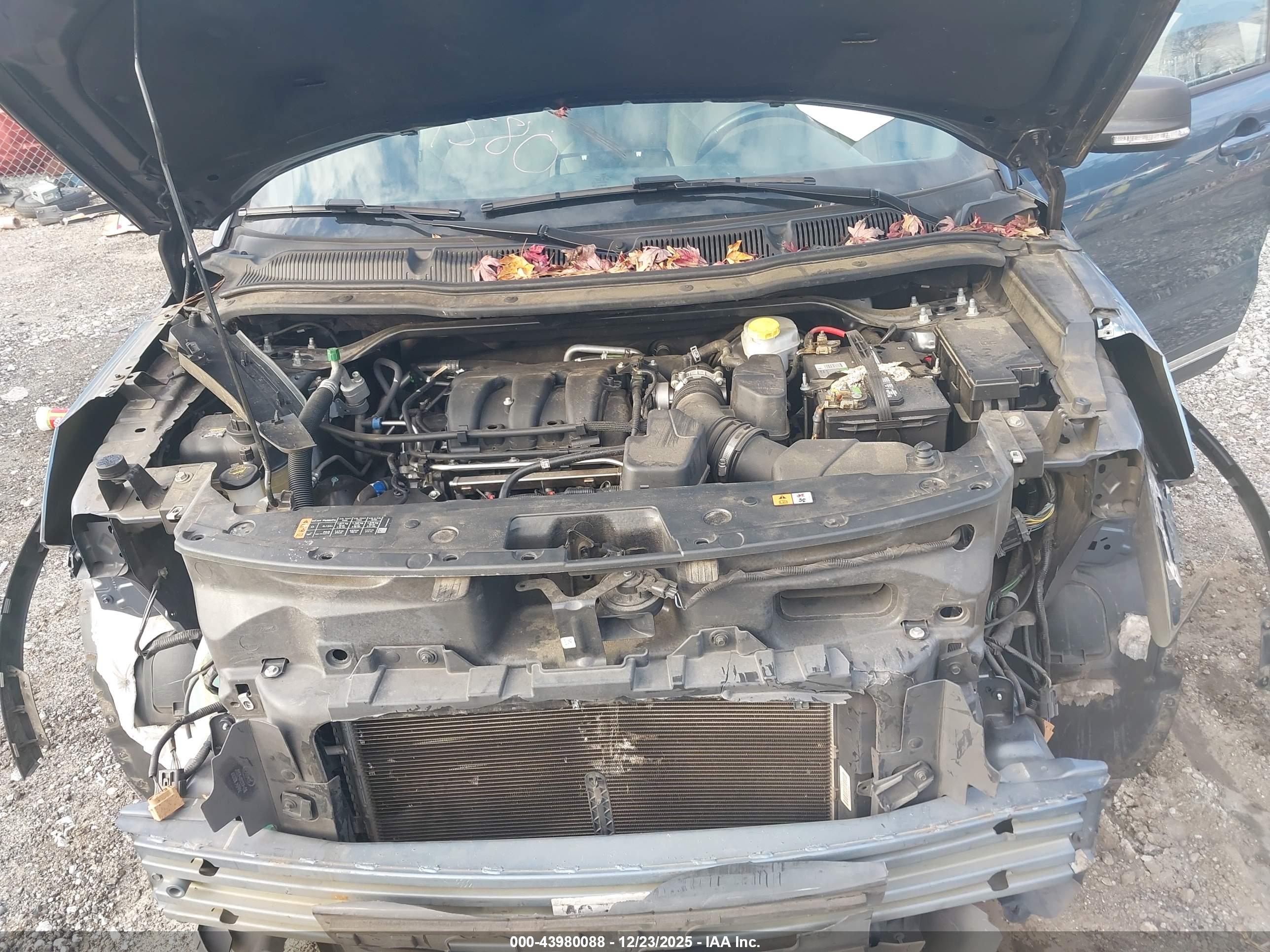 FORD EXPLORER image 10