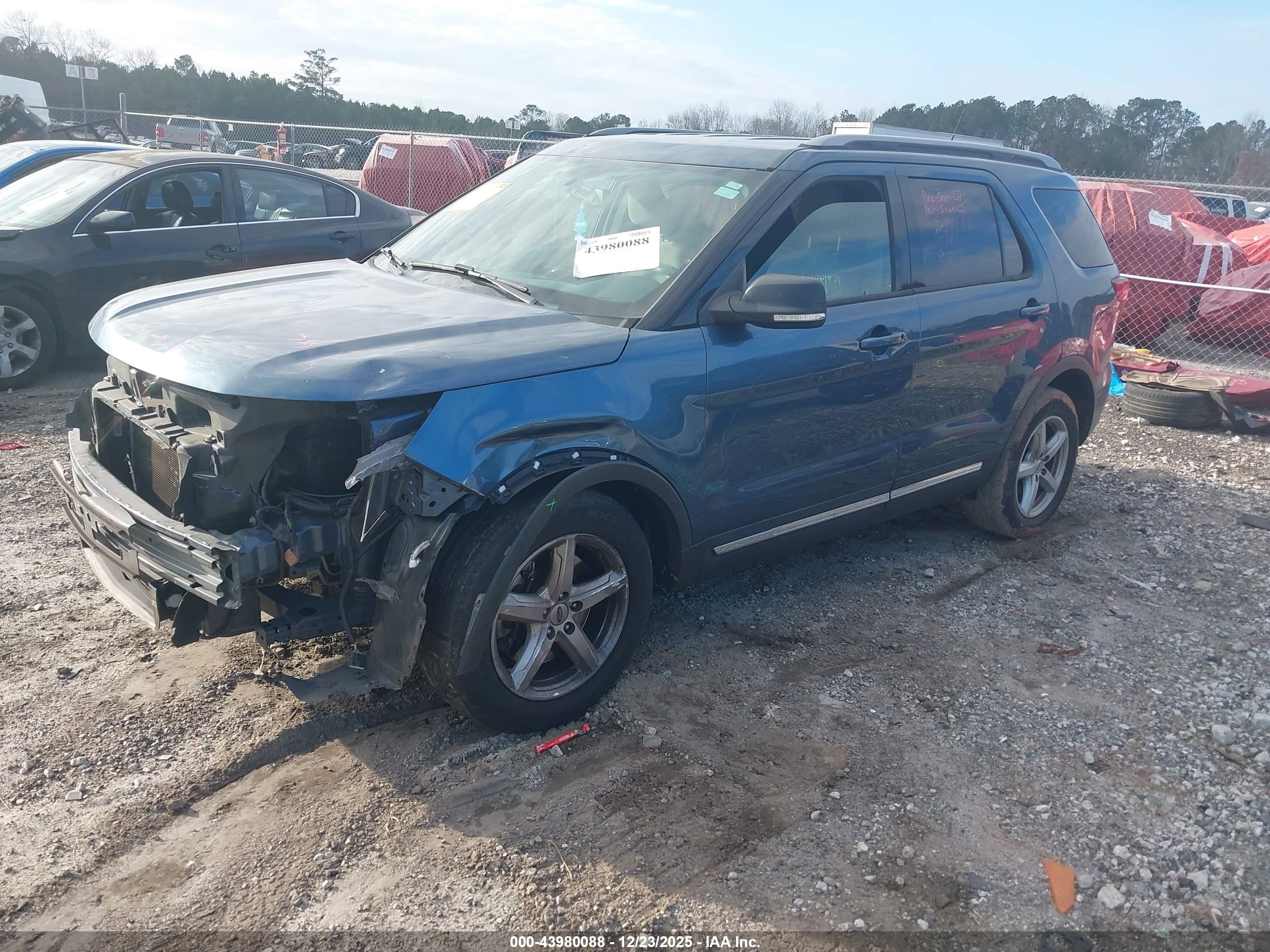 FORD EXPLORER image 2