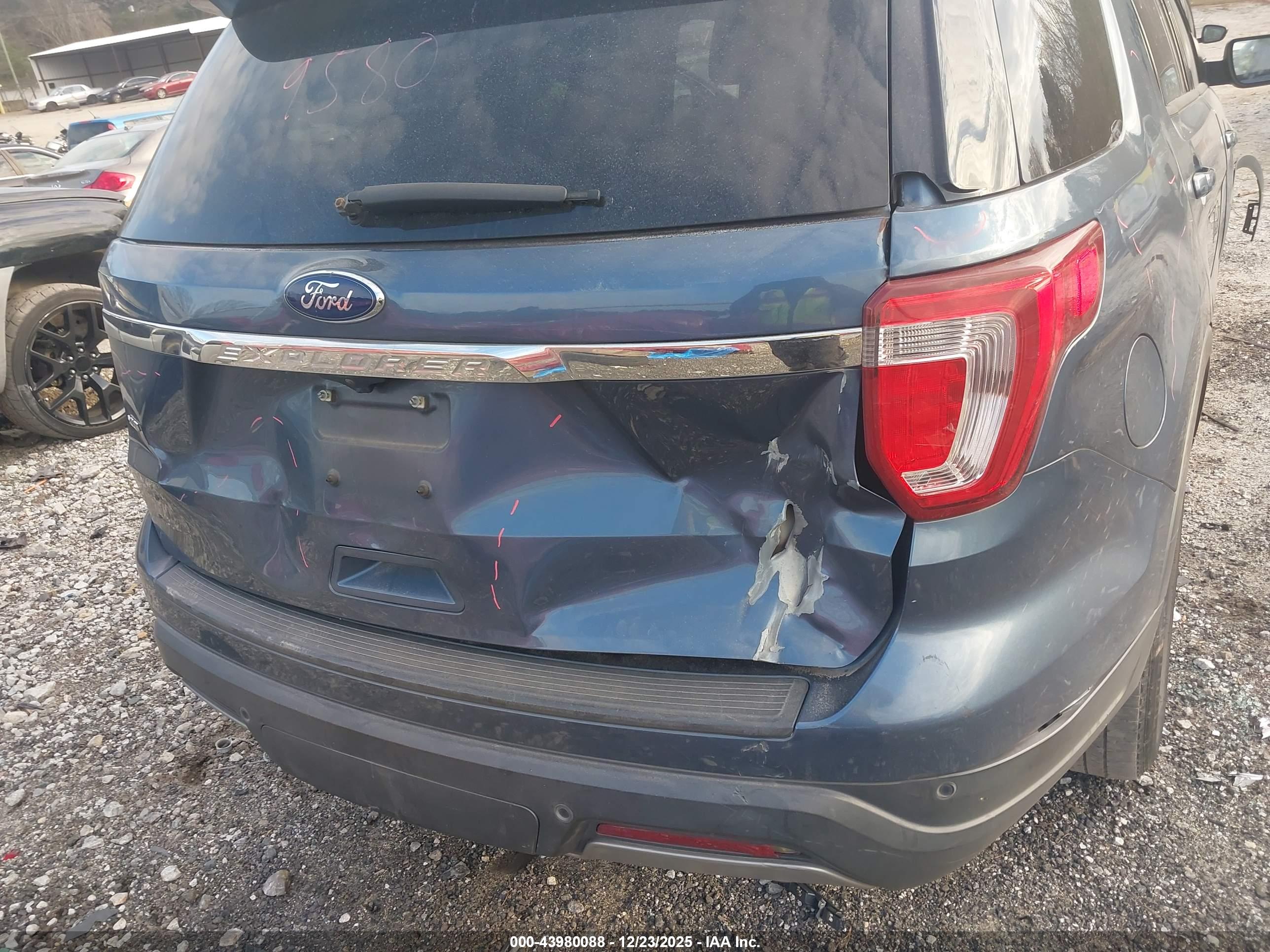 FORD EXPLORER image 6