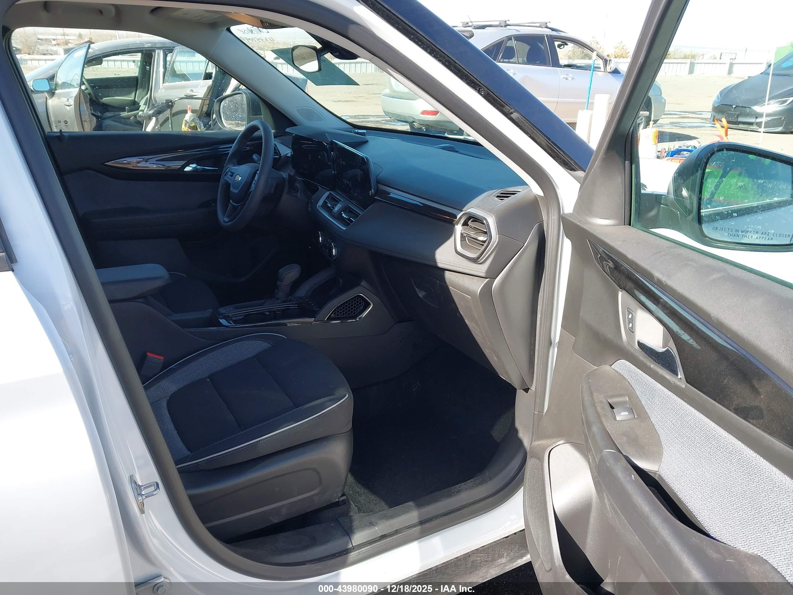 CHEVROLET TRAILBLAZER image 5