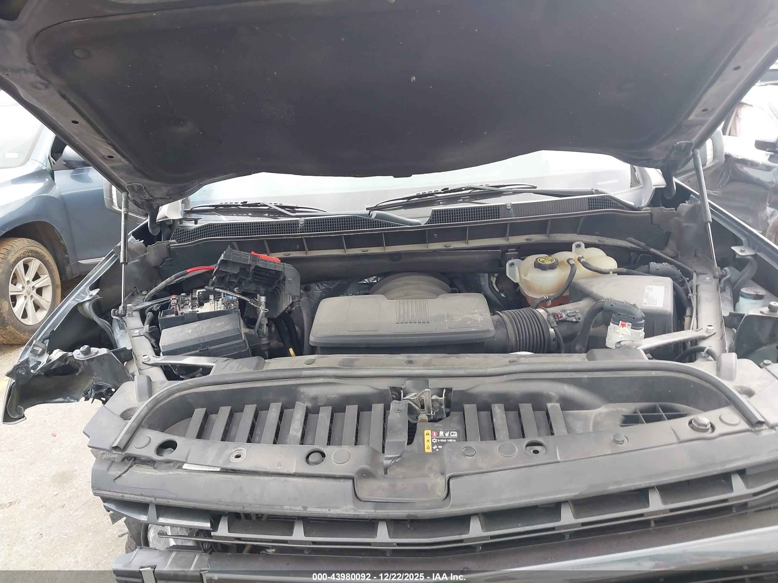 CHEVROLET SILVERADO image 10