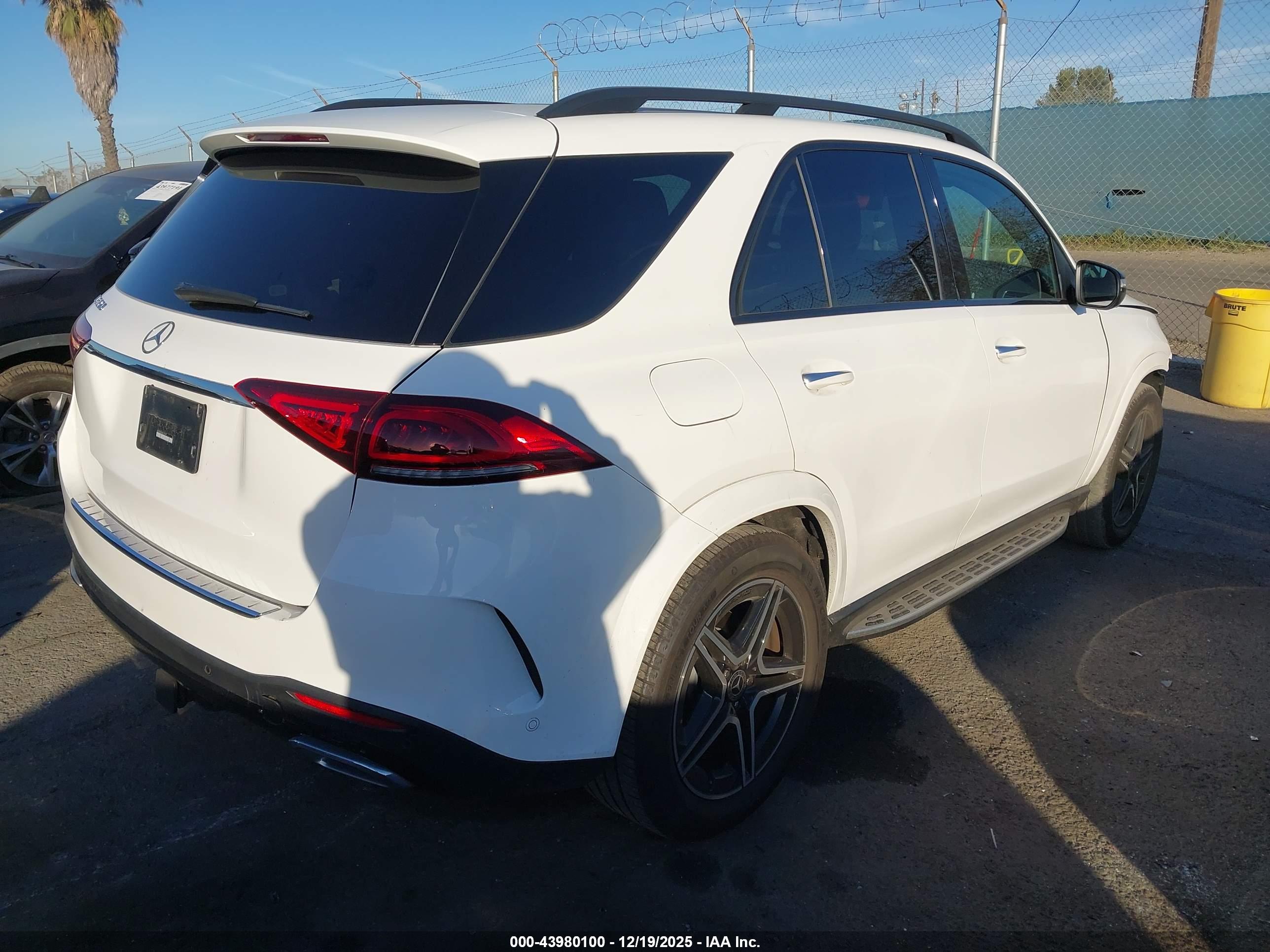 MERCEDES-BENZ GLE image 4