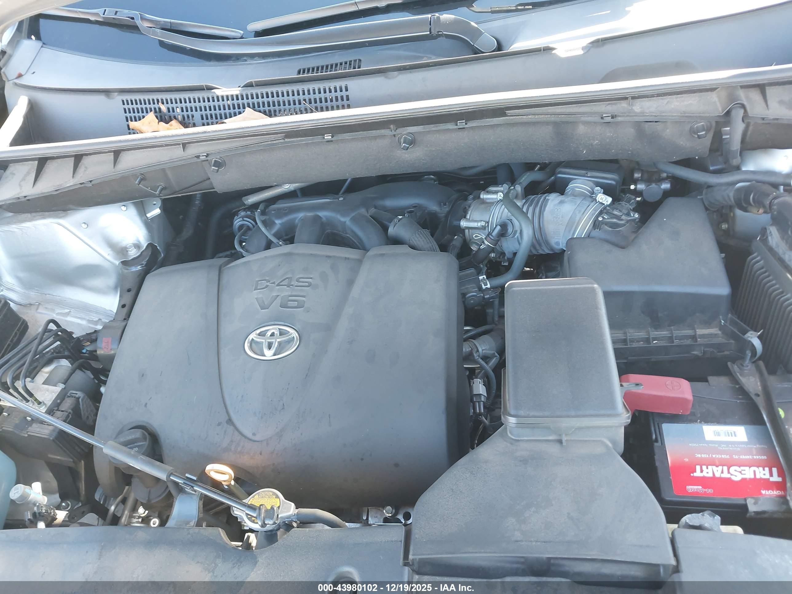TOYOTA HIGHLANDER image 10