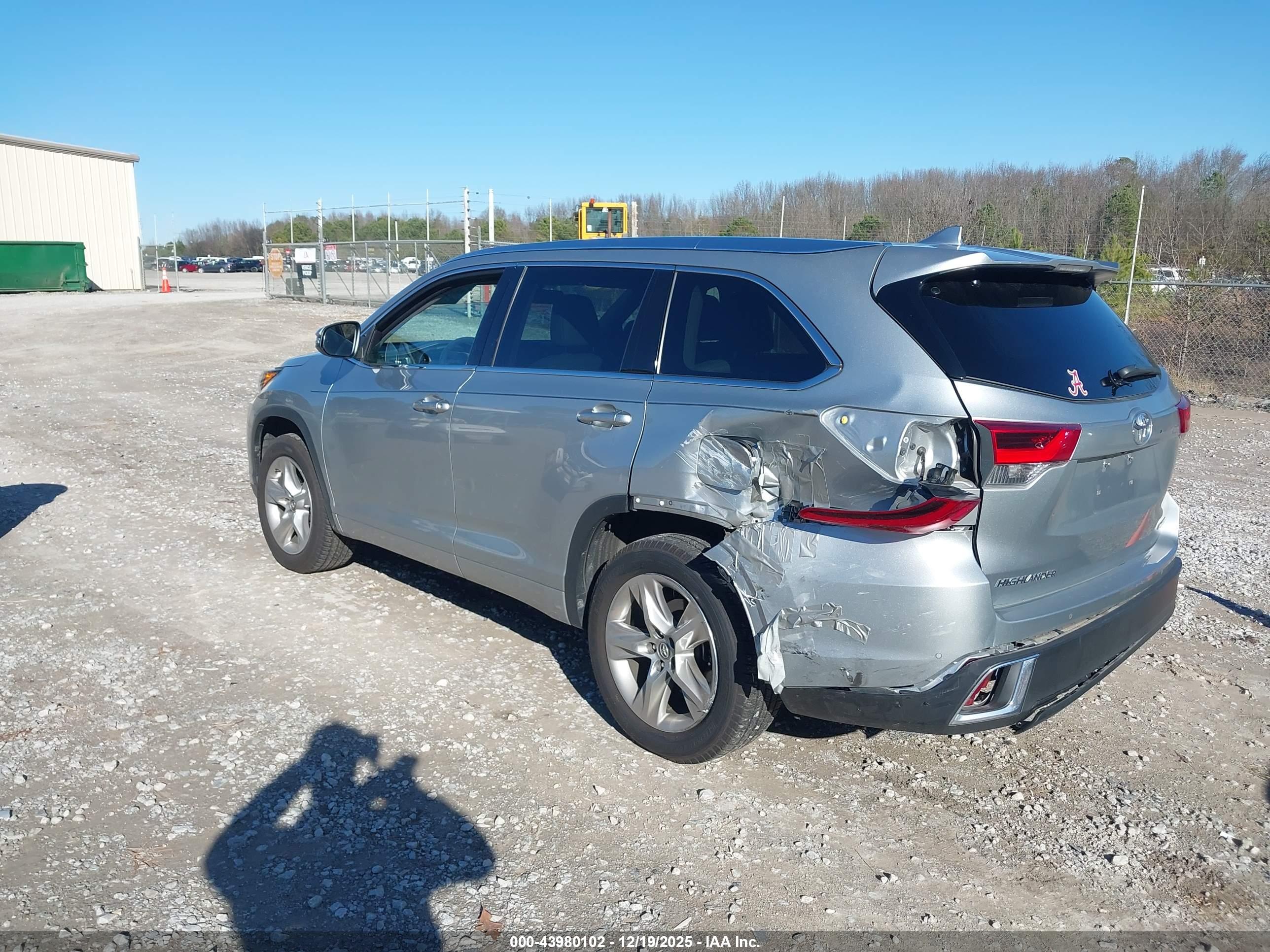 TOYOTA HIGHLANDER image 3