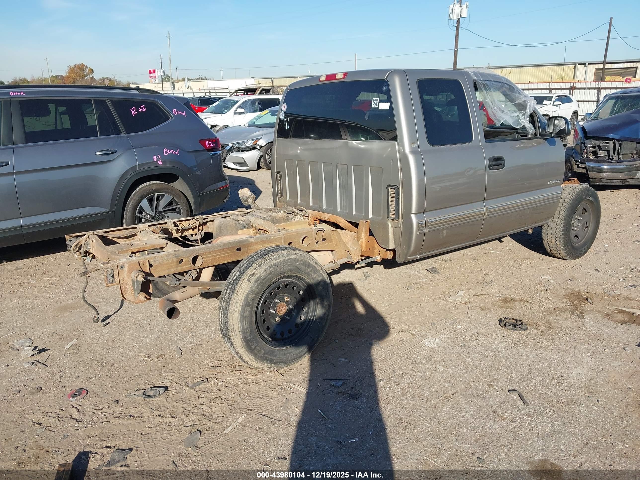 CHEVROLET SILVERADO image 4
