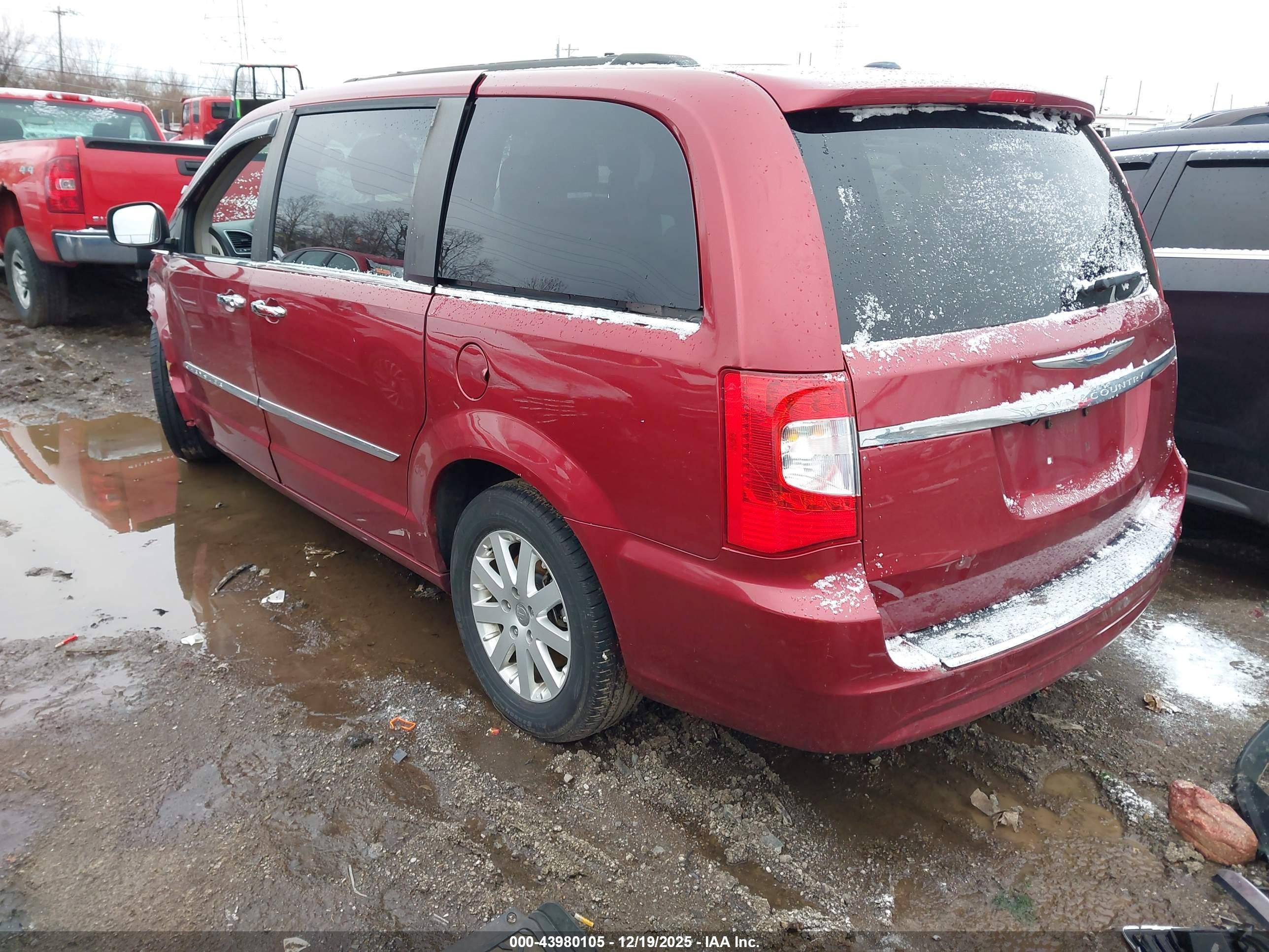 CHRYSLER TOWN image 3