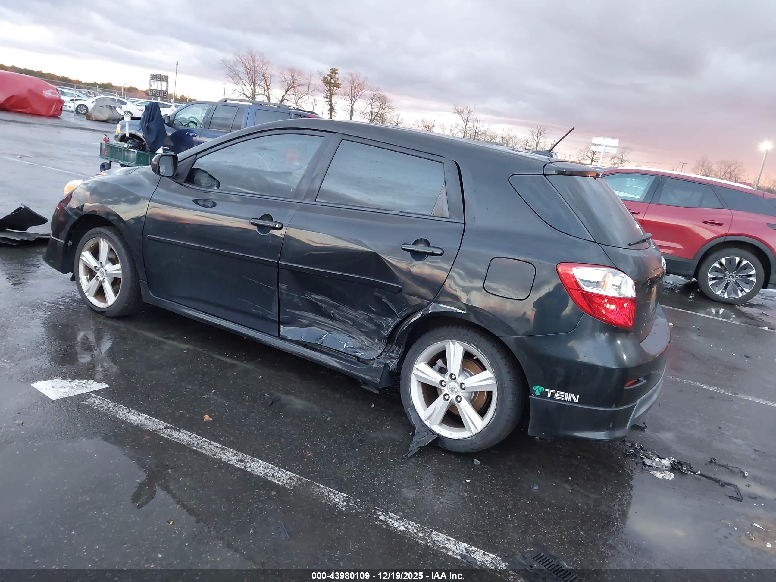 TOYOTA MATRIX image 3