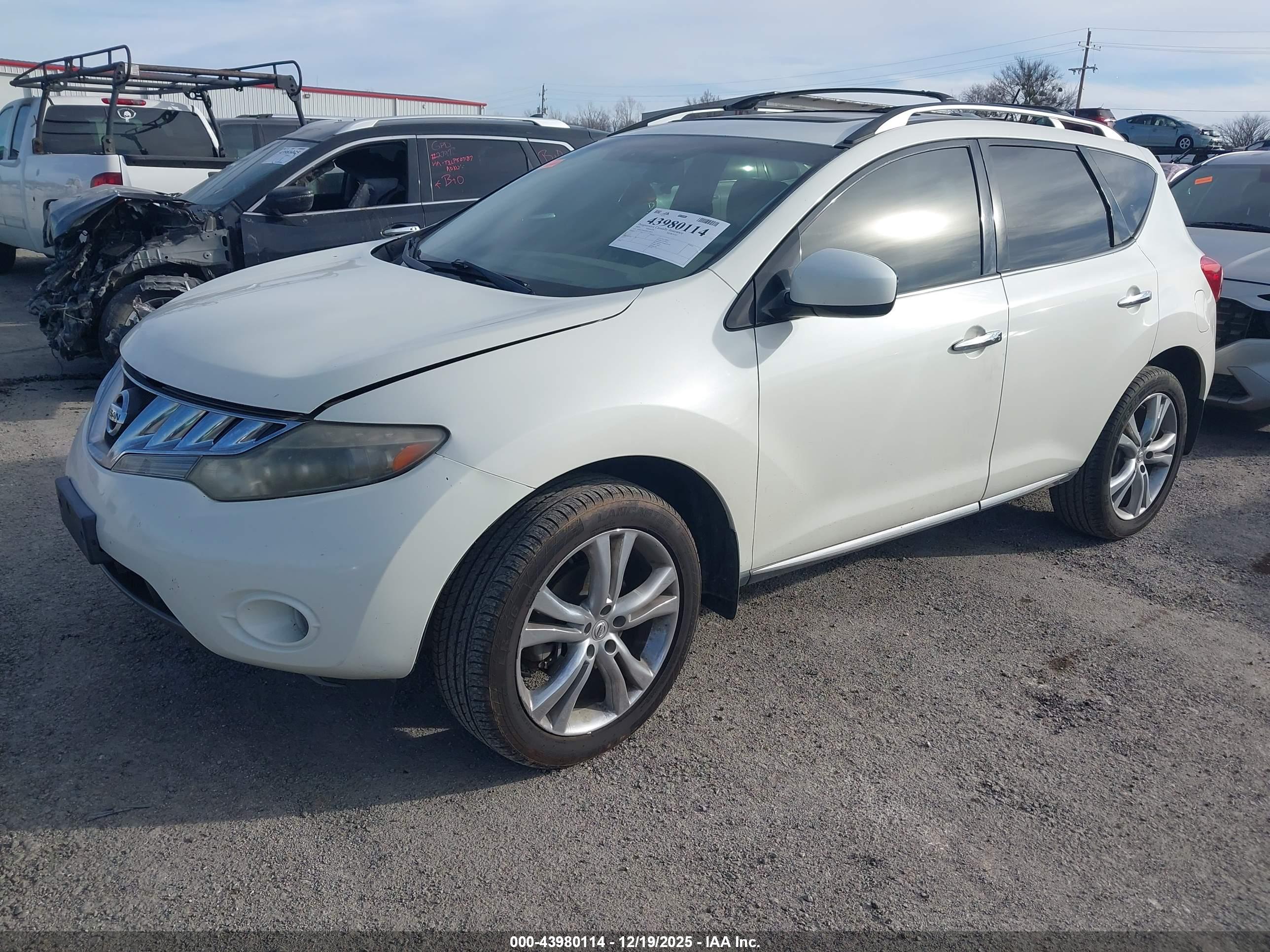 NISSAN MURANO image 2