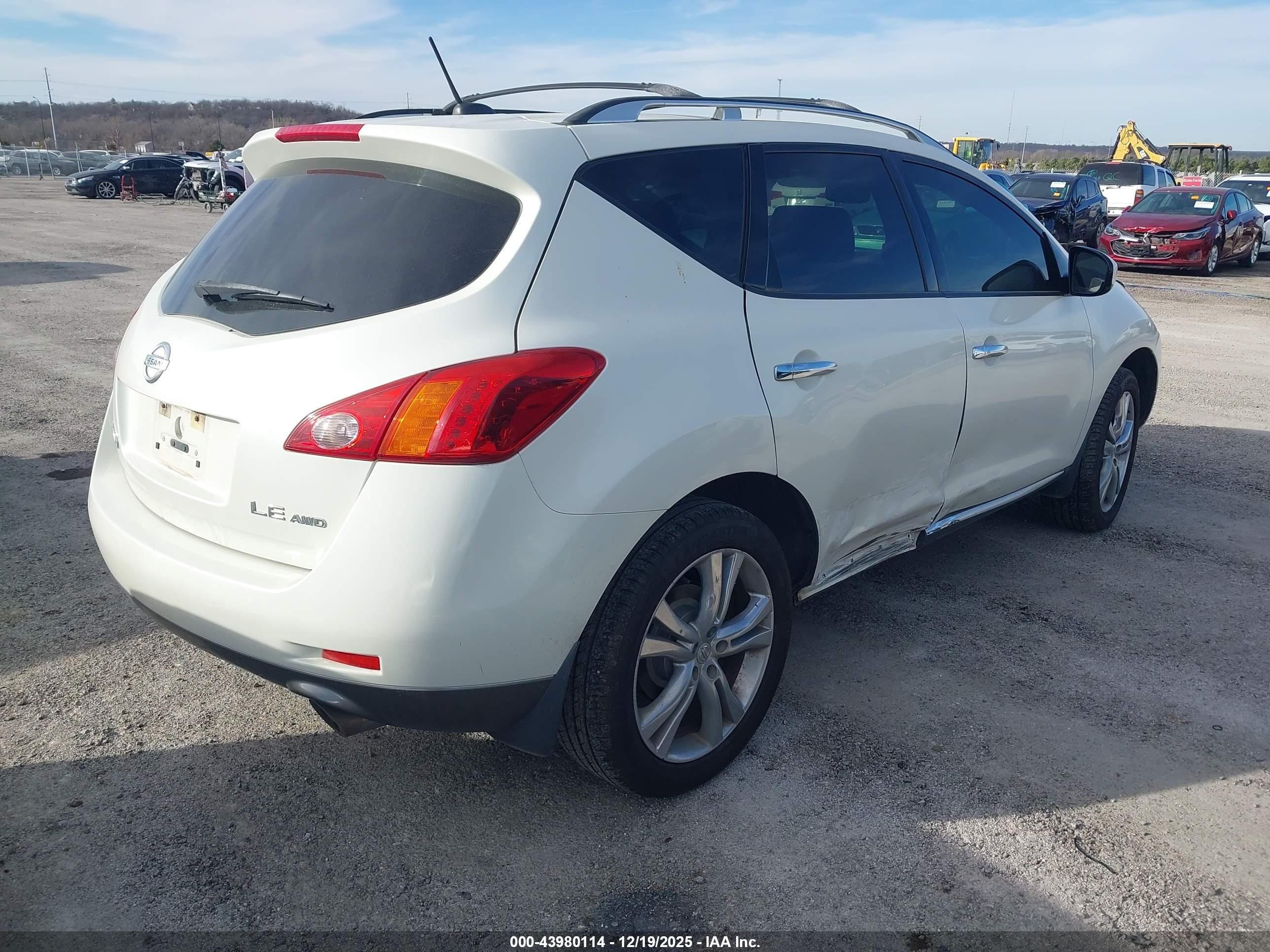 NISSAN MURANO image 4