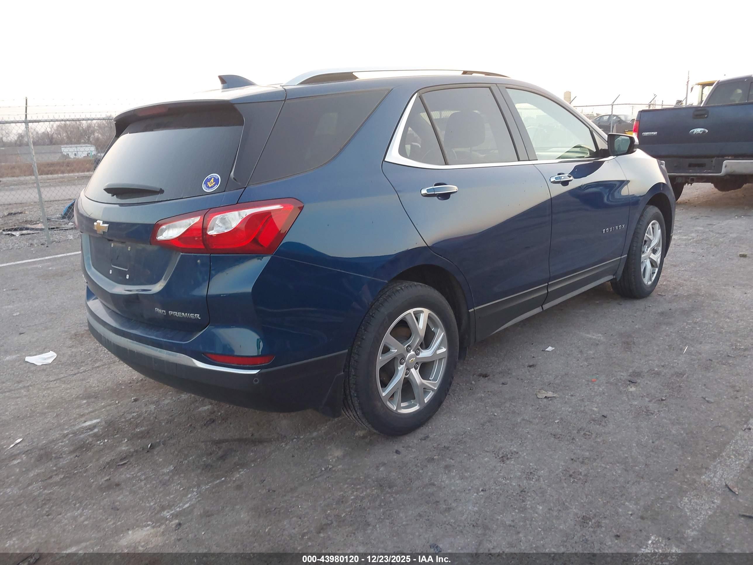 CHEVROLET EQUINOX image 4