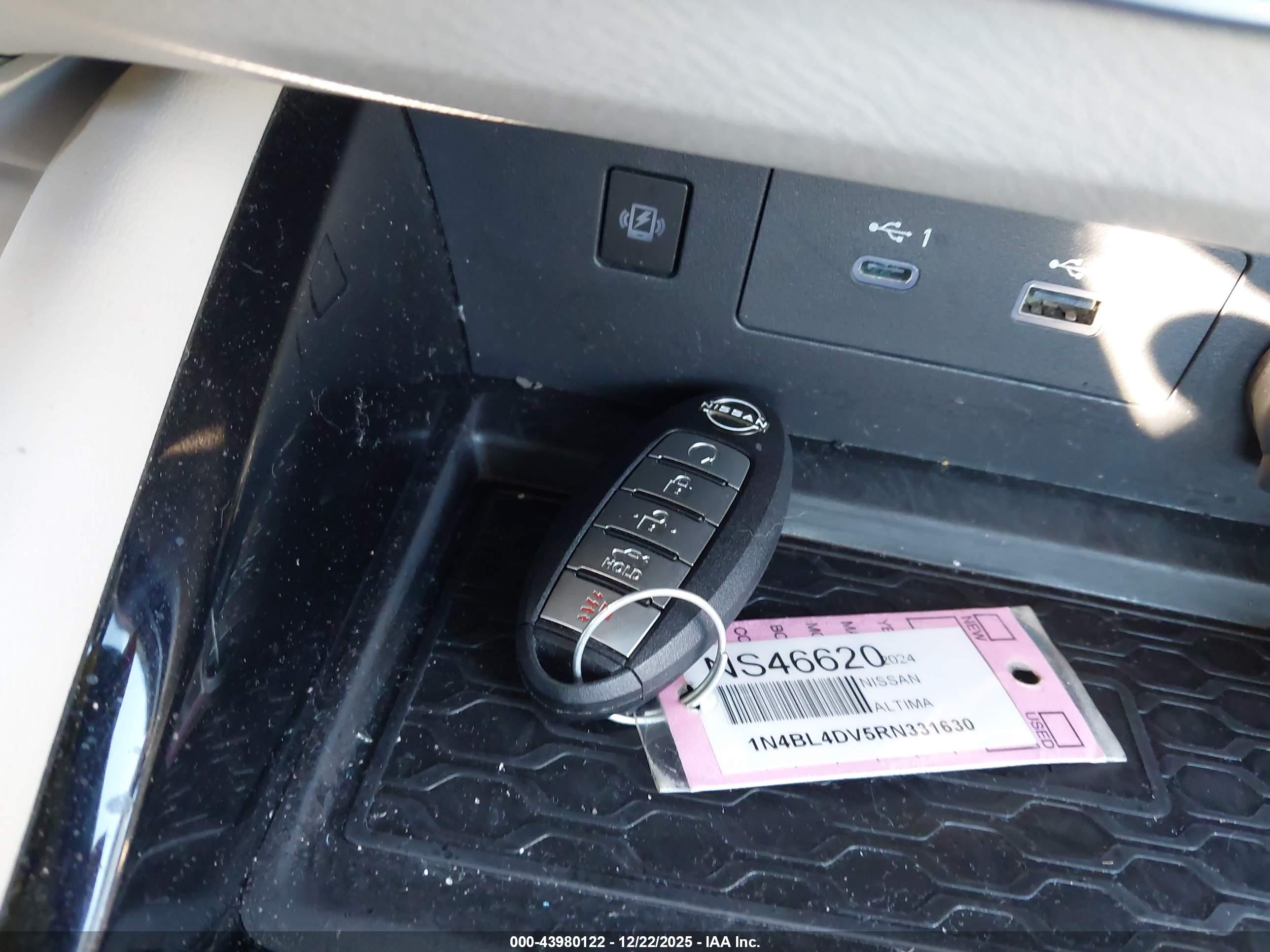 NISSAN ALTIMA image 11