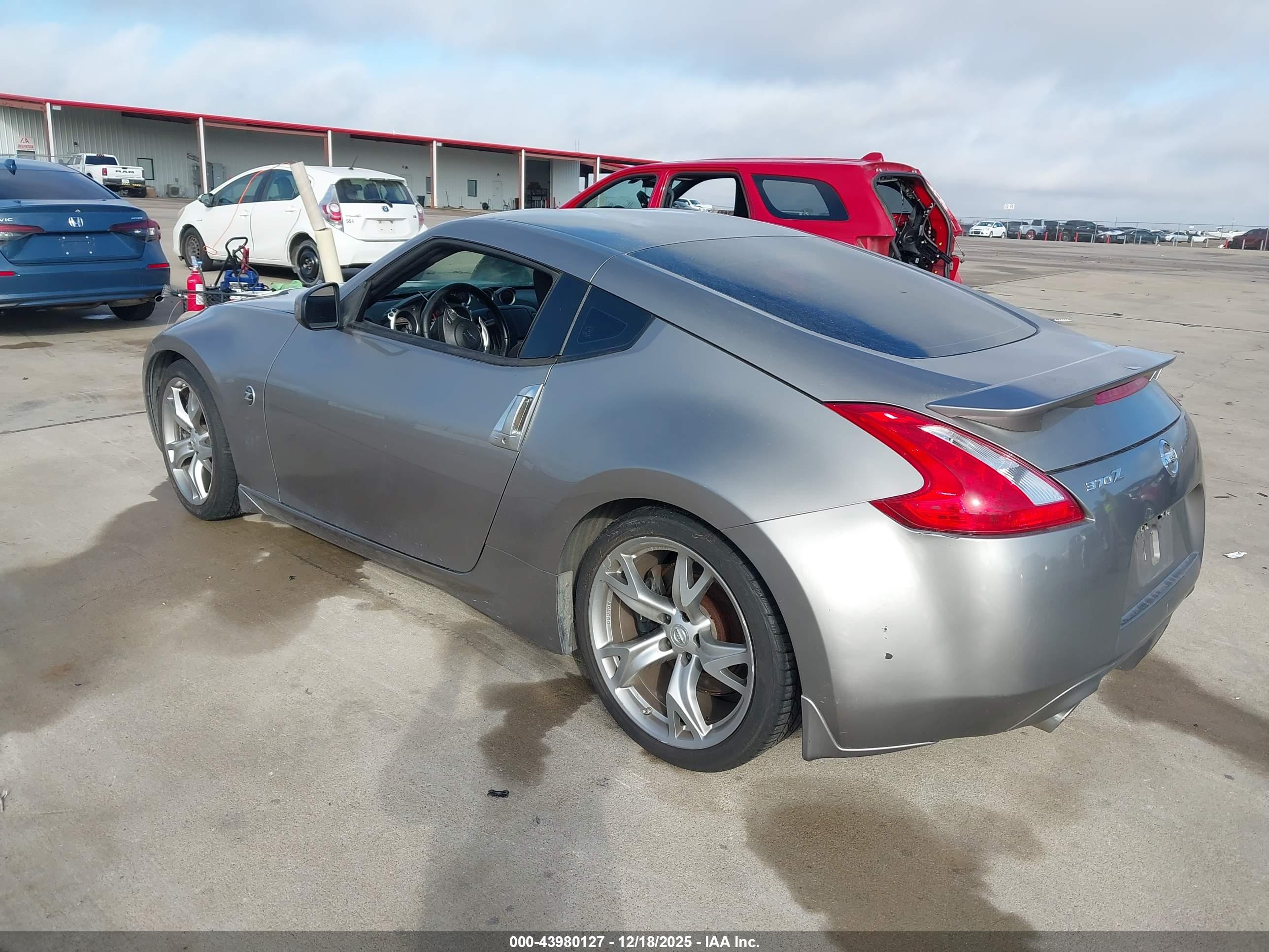 NISSAN 370Z image 3