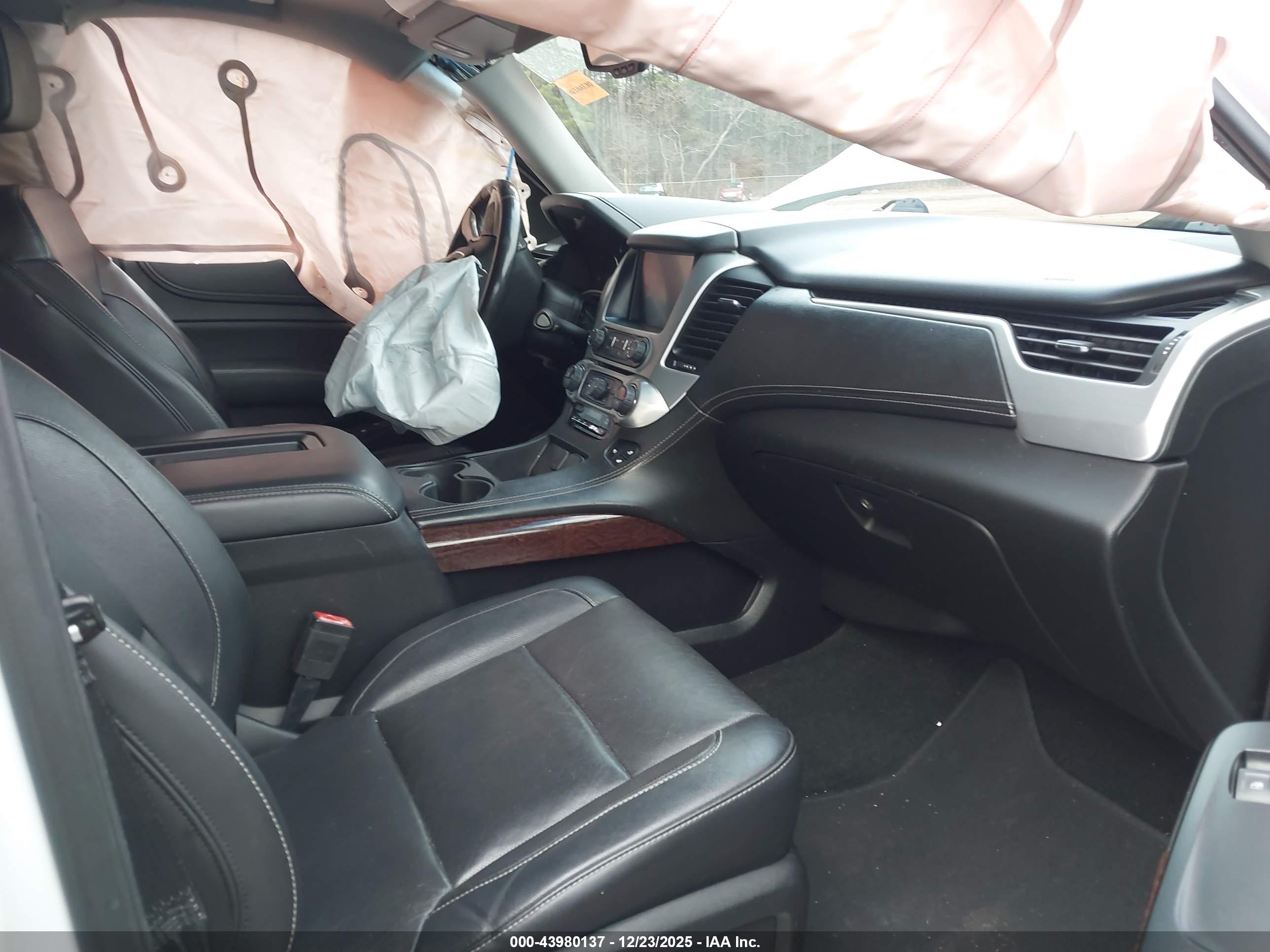GMC YUKON image 5