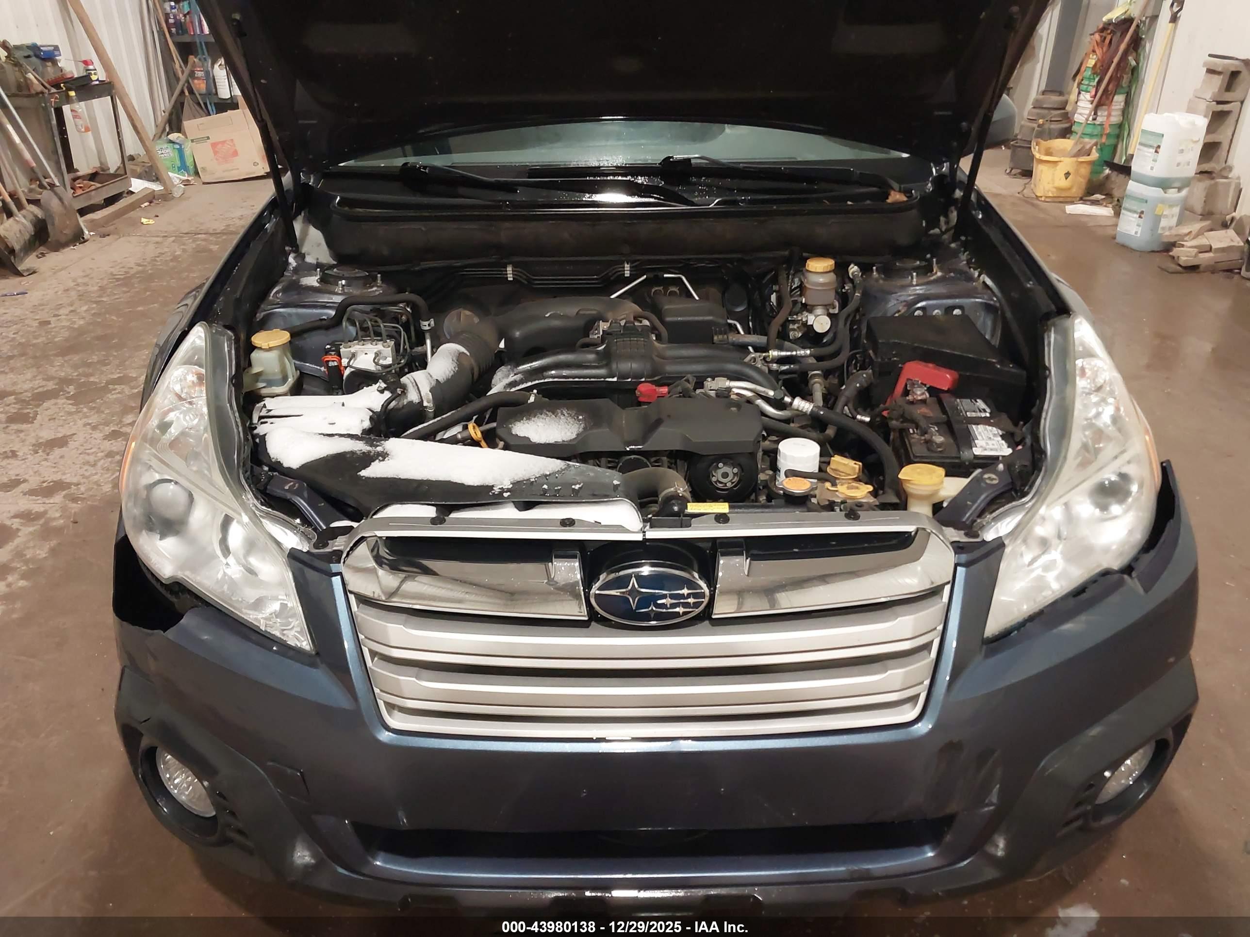 SUBARU OUTBACK image 10