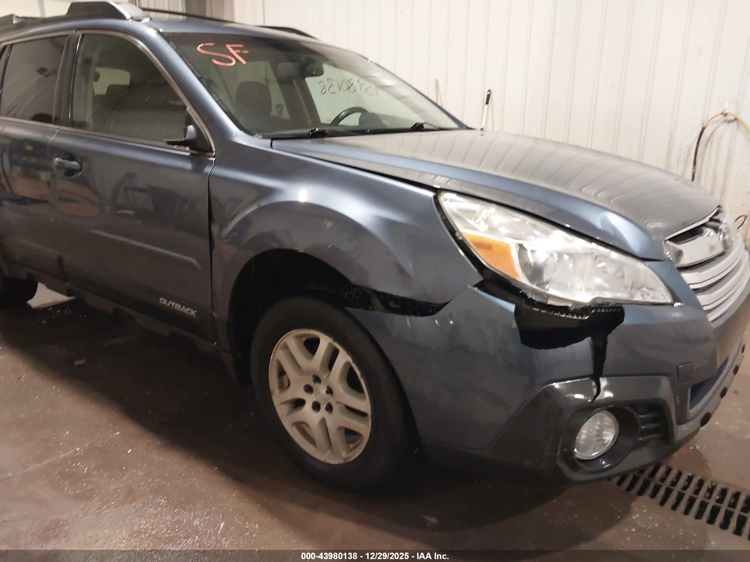 SUBARU OUTBACK image 6