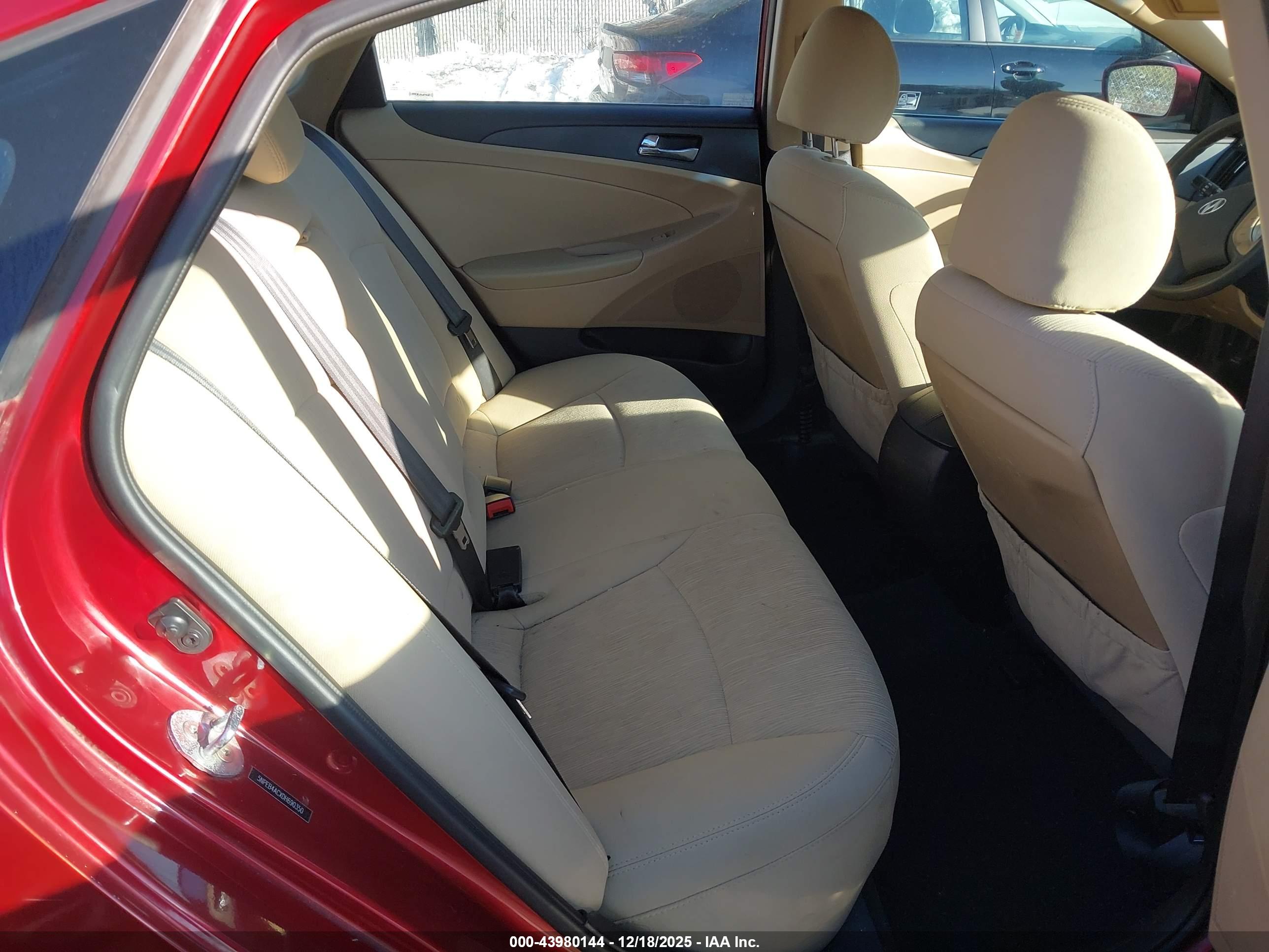 HYUNDAI SONATA image 8