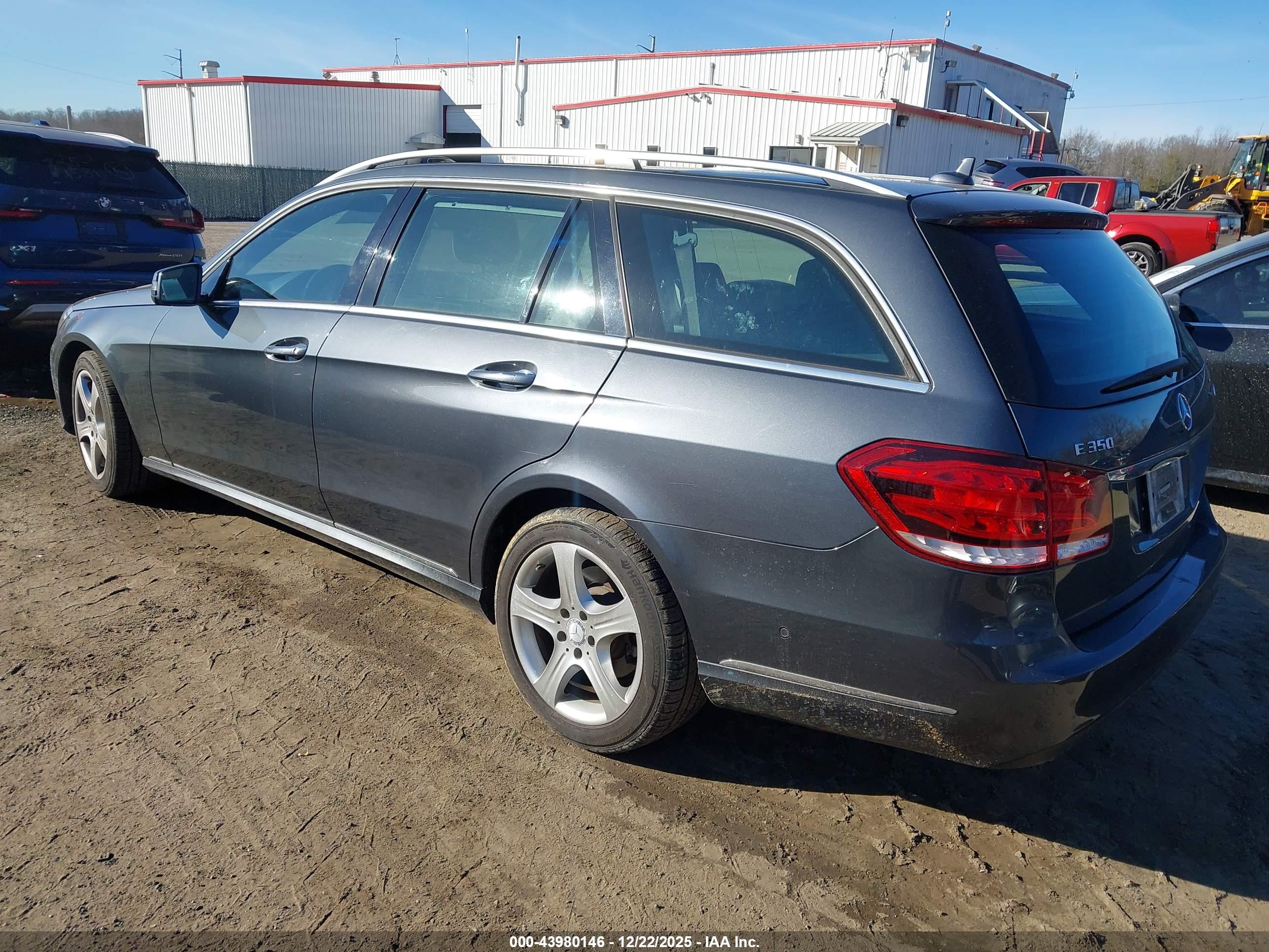 MERCEDES-BENZ E image 3