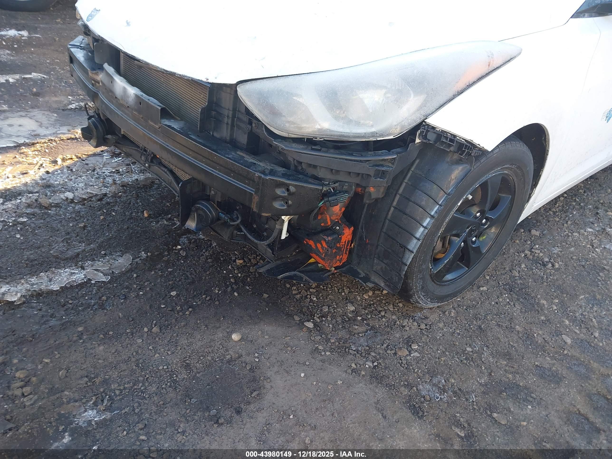HYUNDAI ELANTRA image 6