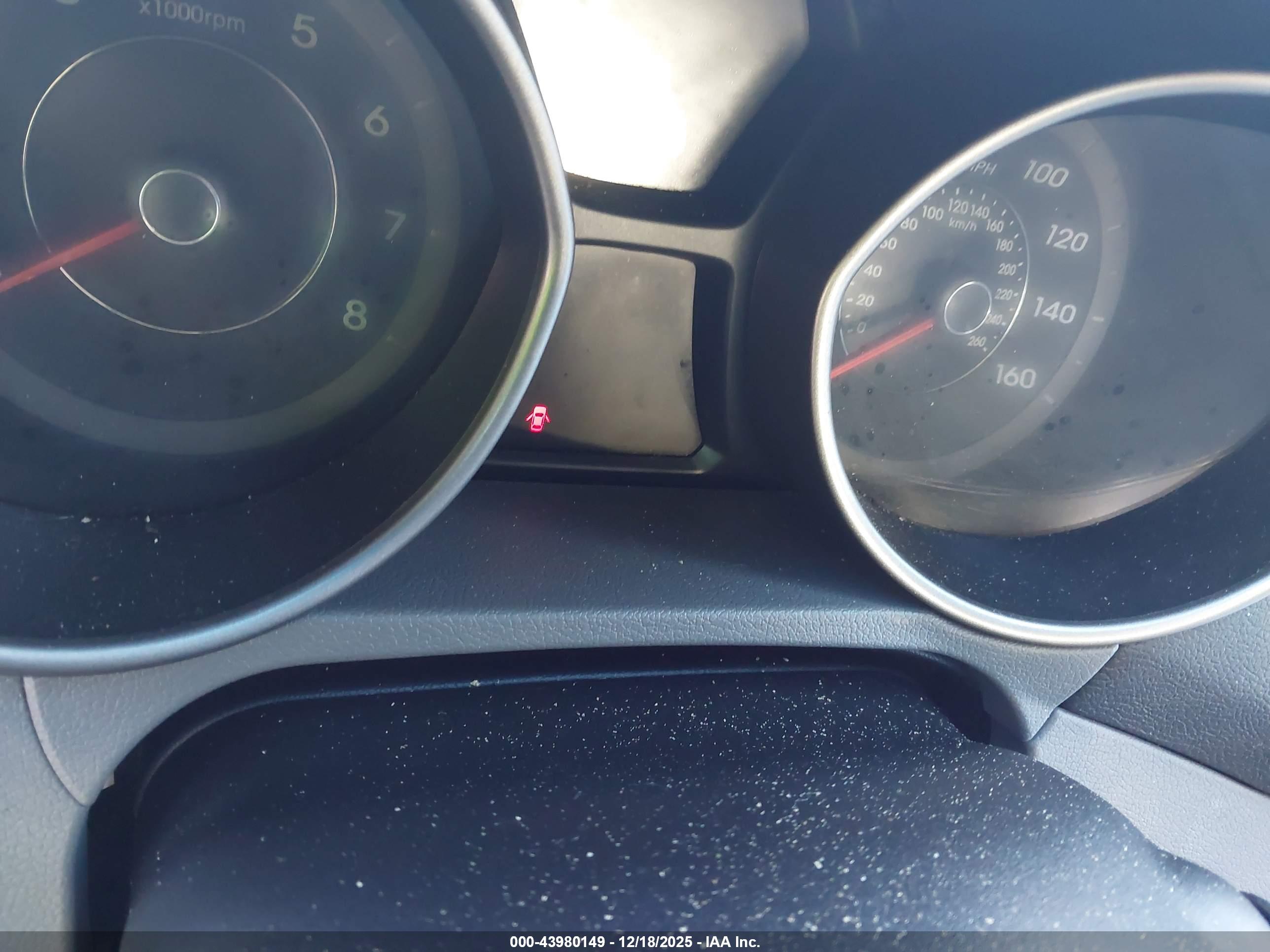 HYUNDAI ELANTRA image 7