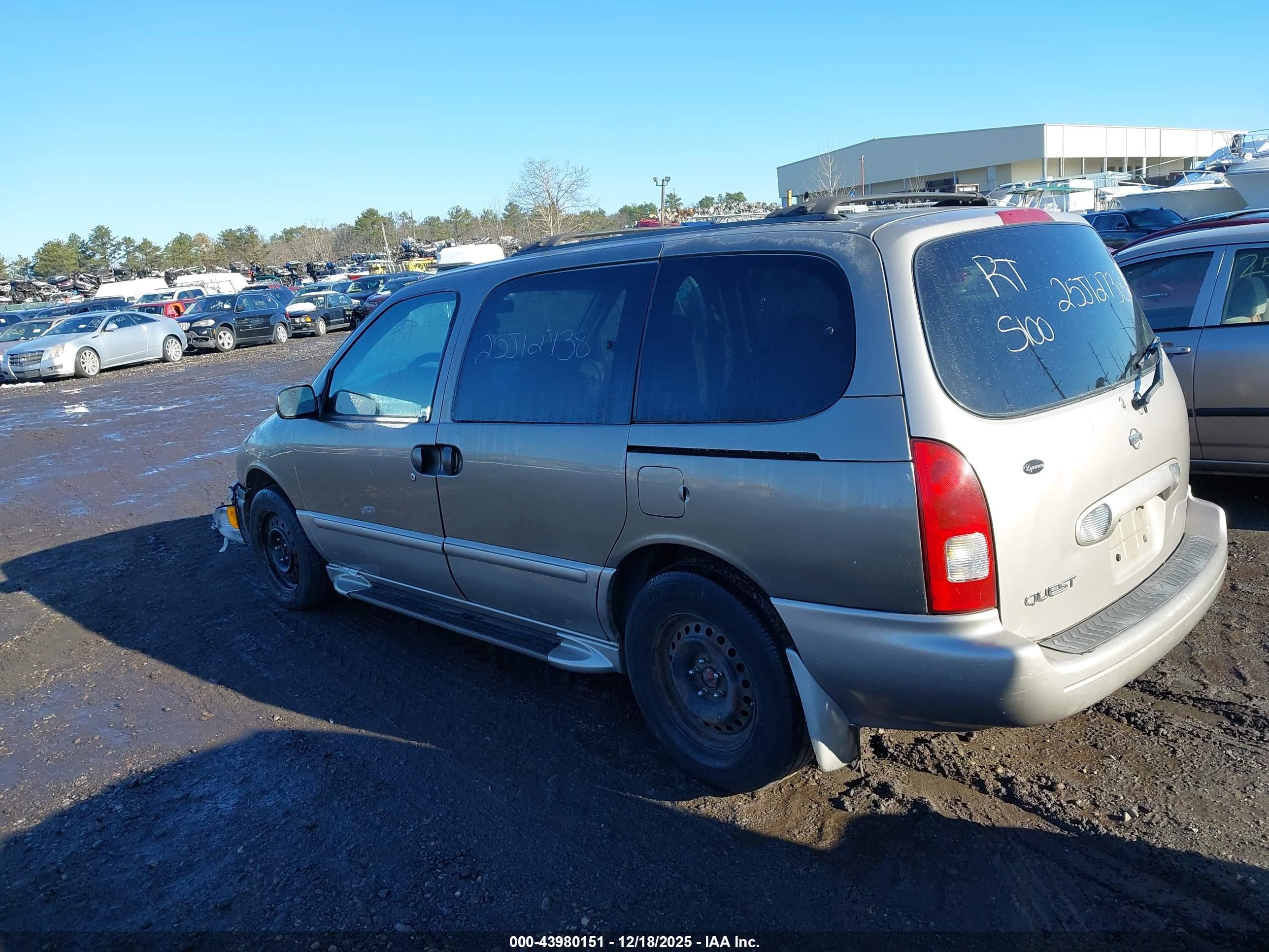 NISSAN QUEST image 3