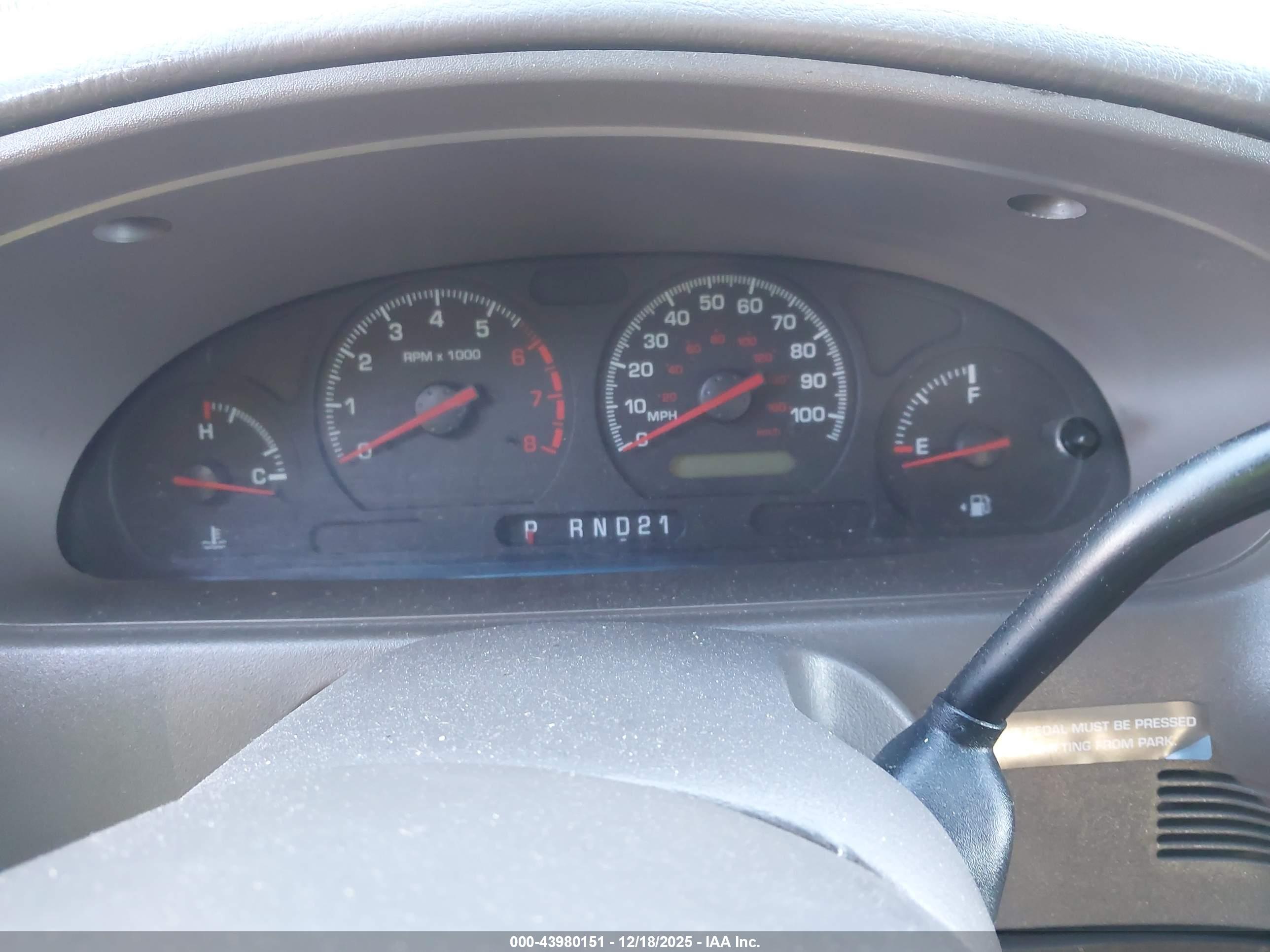 NISSAN QUEST image 7