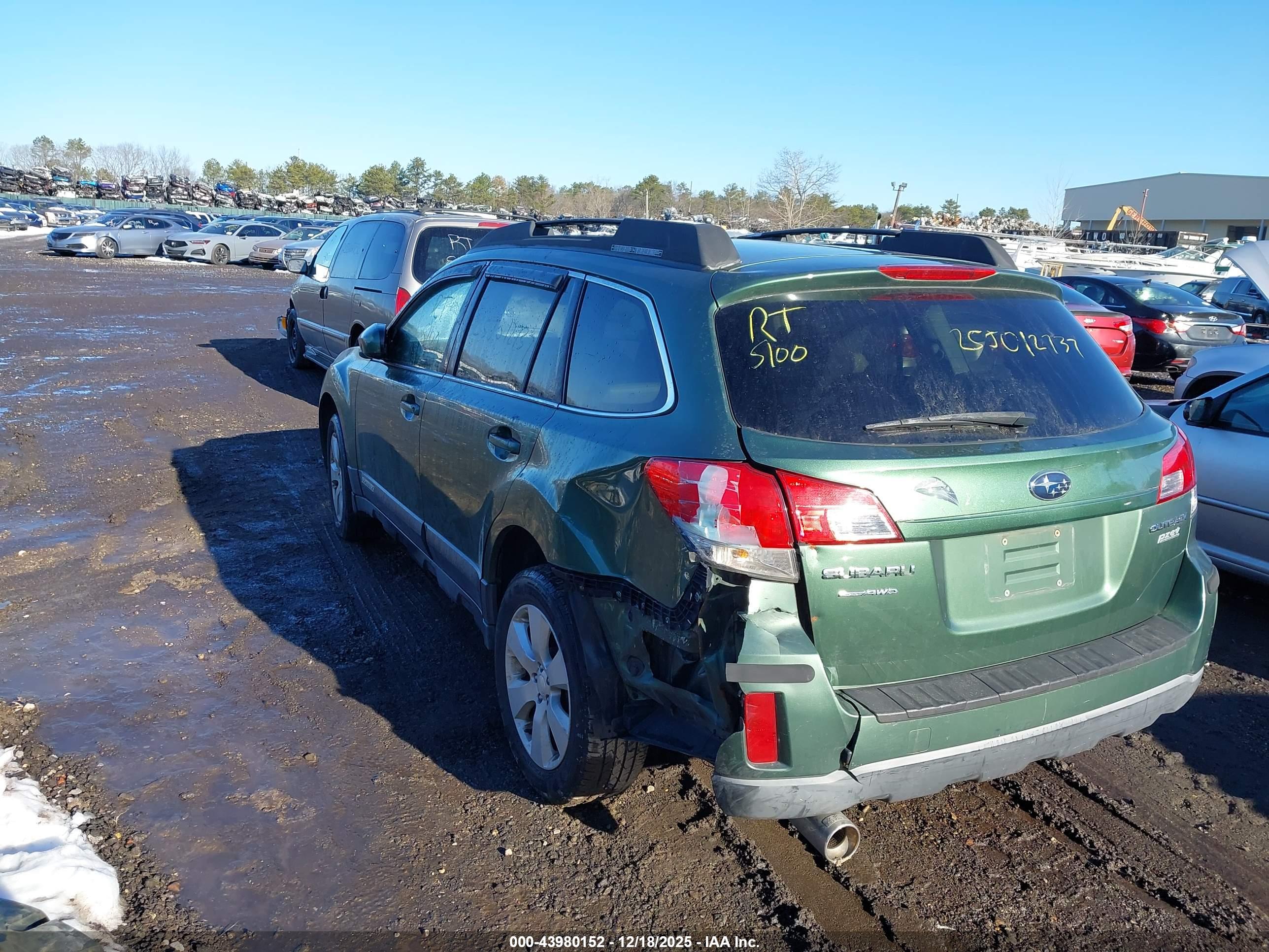 SUBARU OUTBACK image 3