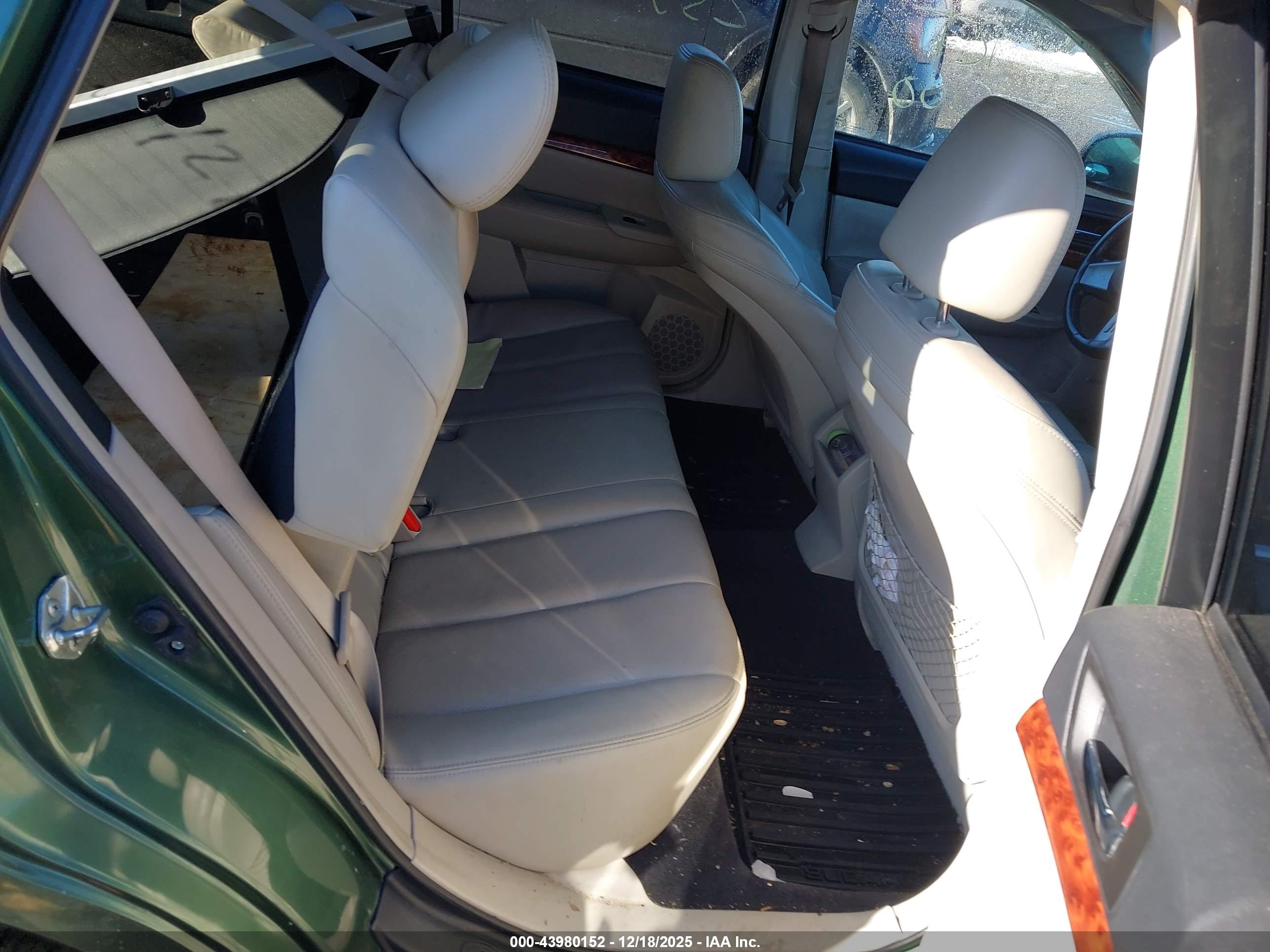 SUBARU OUTBACK image 8