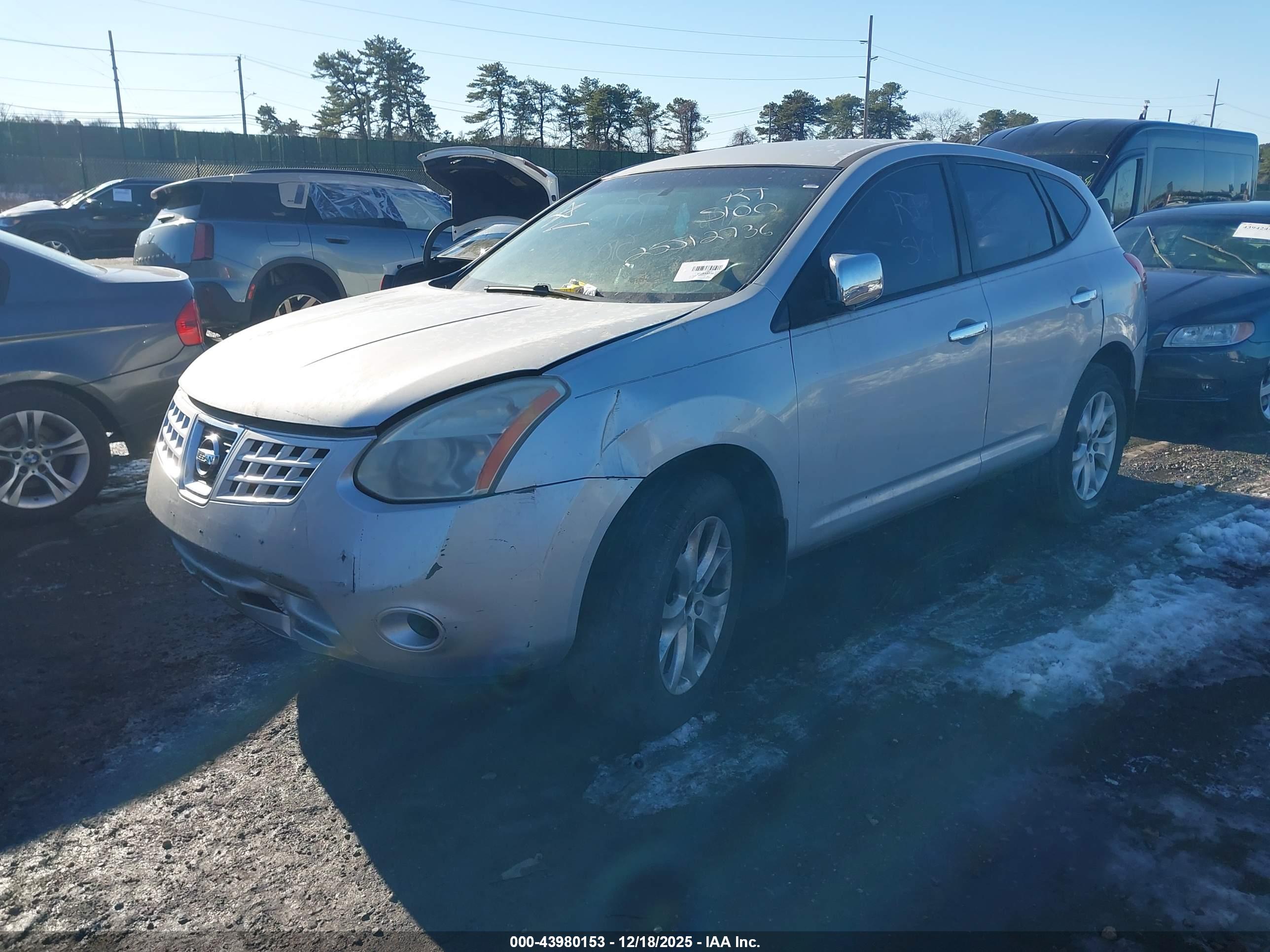 NISSAN ROGUE image 2