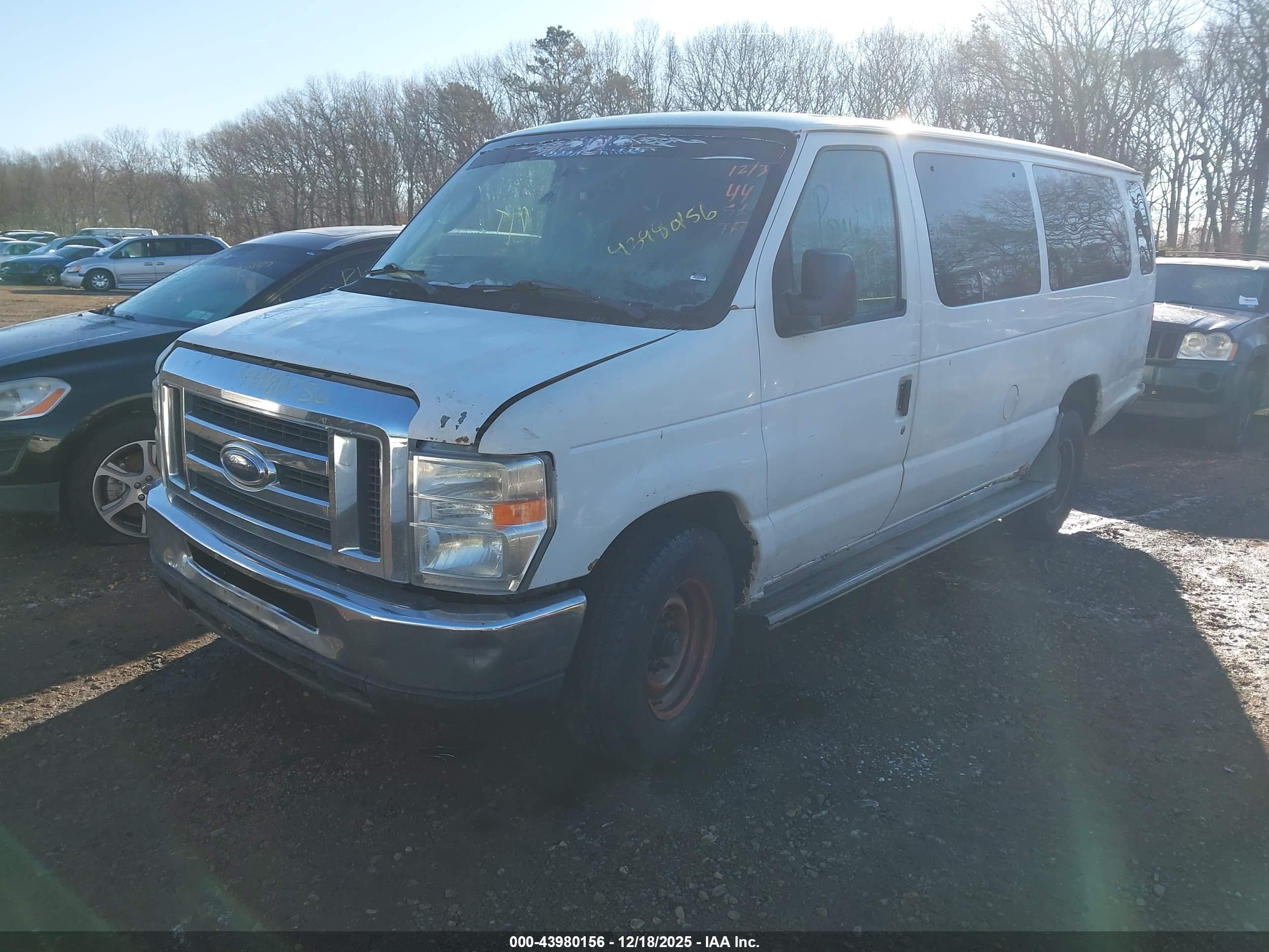 FORD E-350 image 2