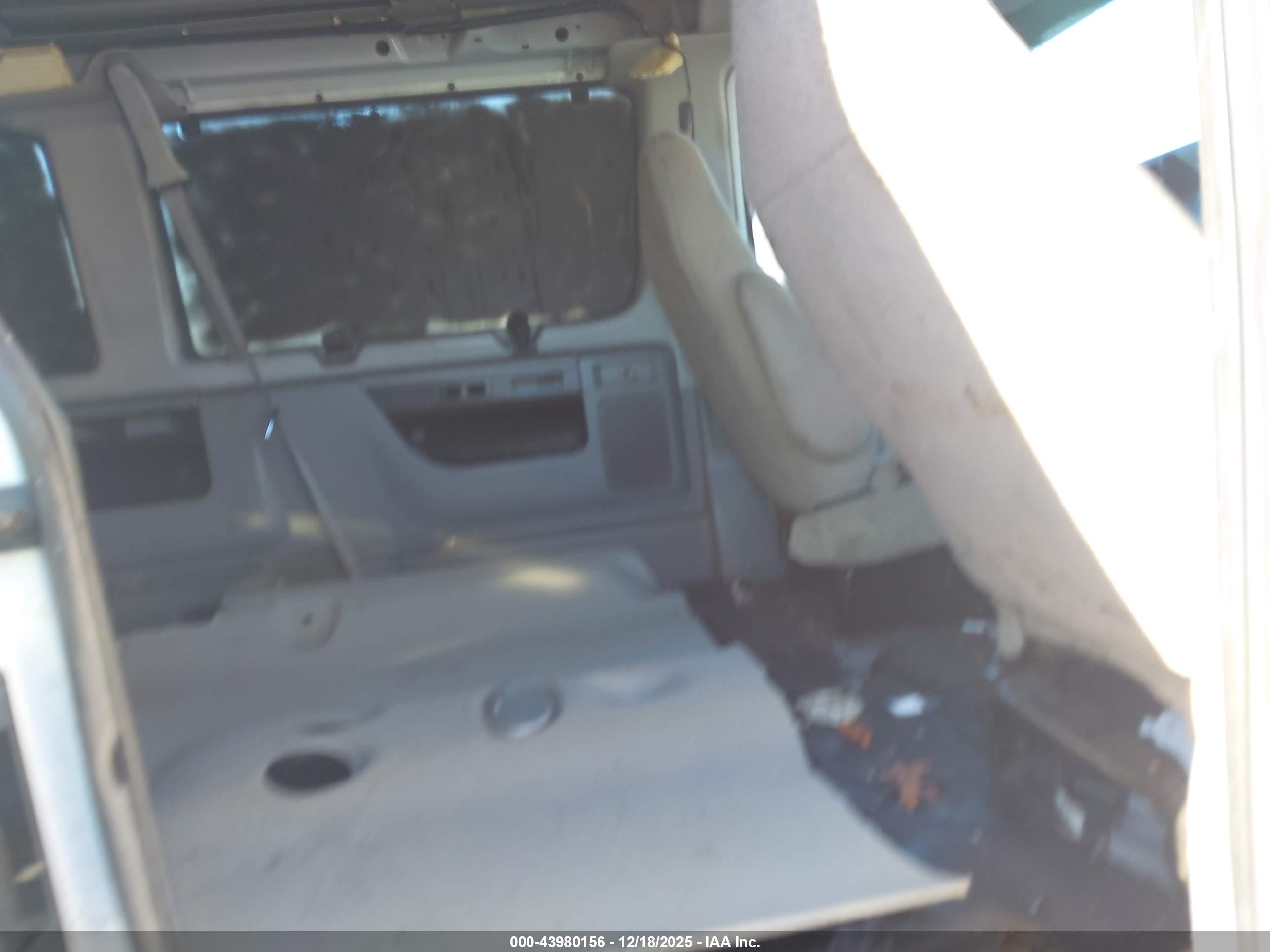 FORD E-350 image 8