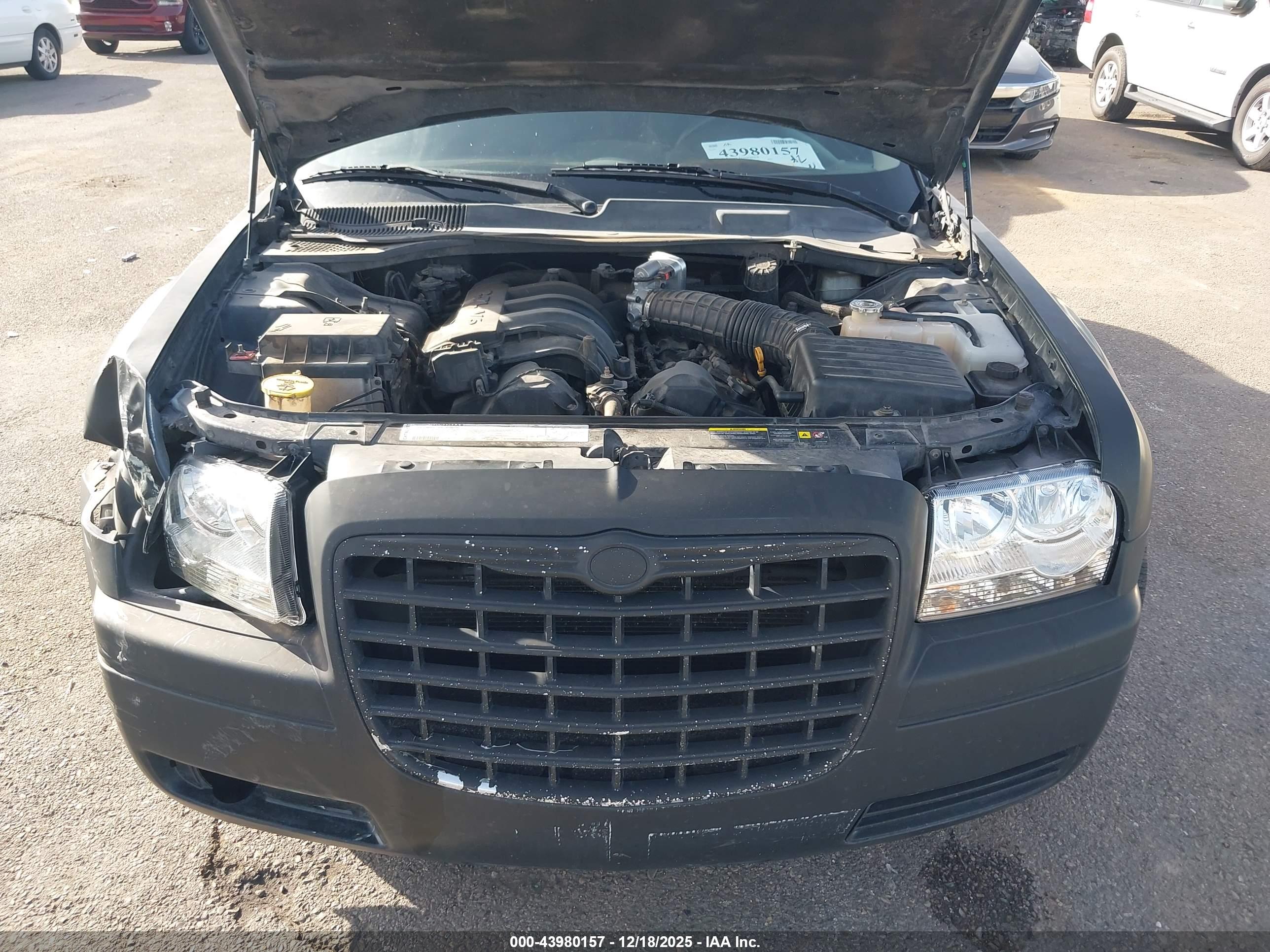 CHRYSLER 300 image 10