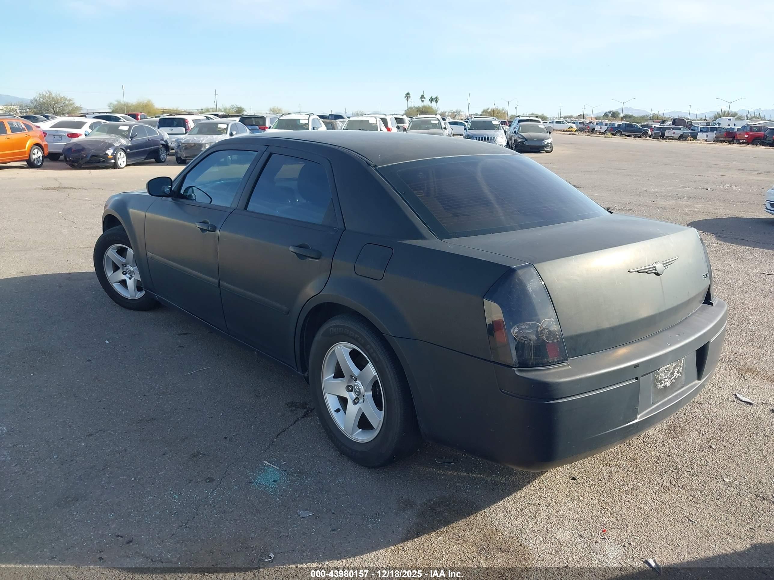 CHRYSLER 300 image 3