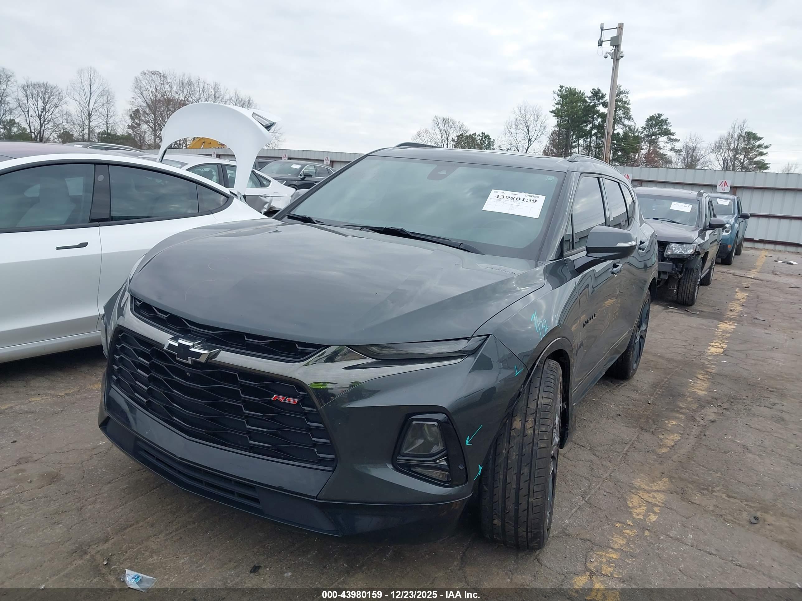 CHEVROLET BLAZER image 2