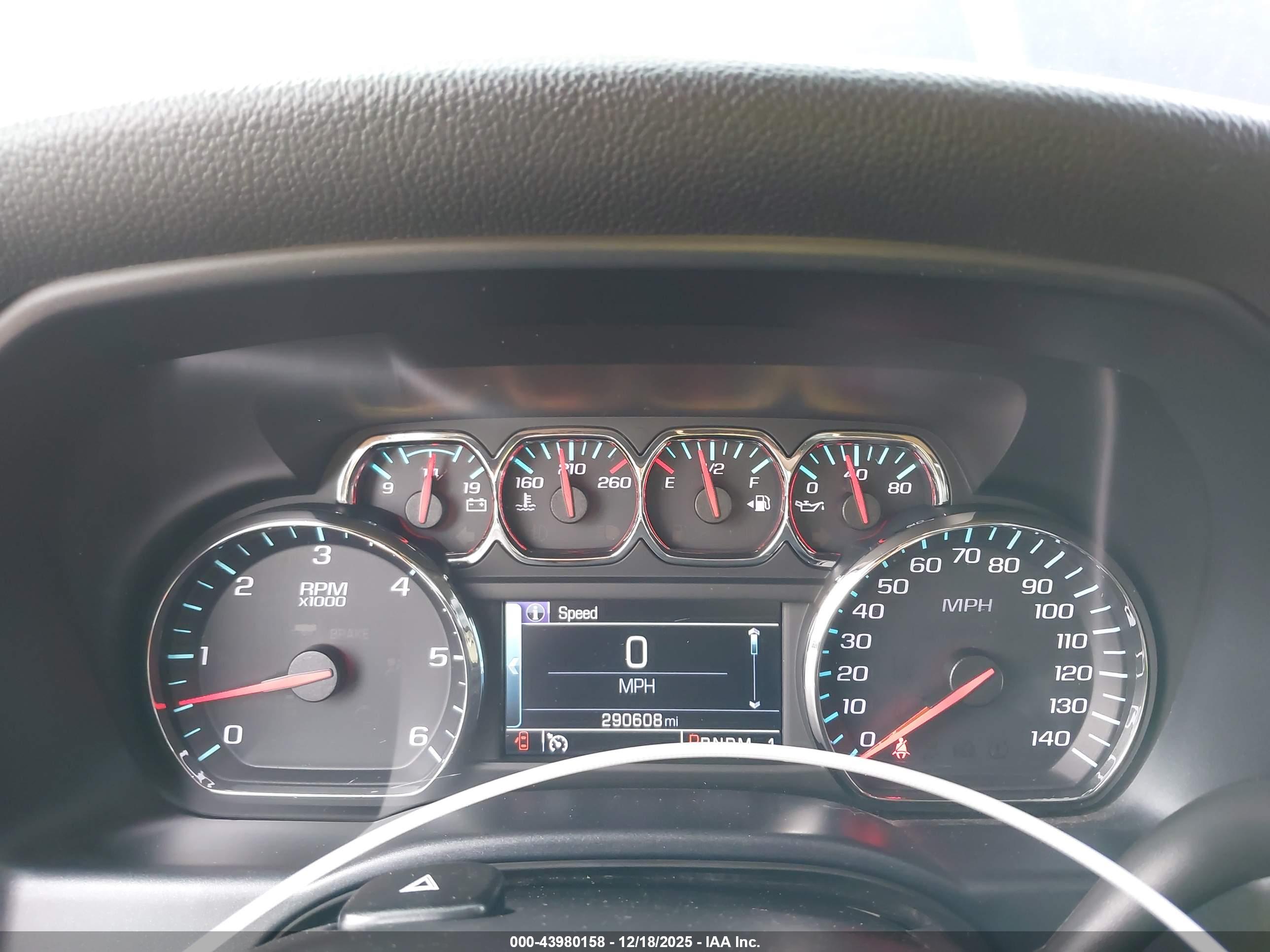 CHEVROLET SILVERADO image 7