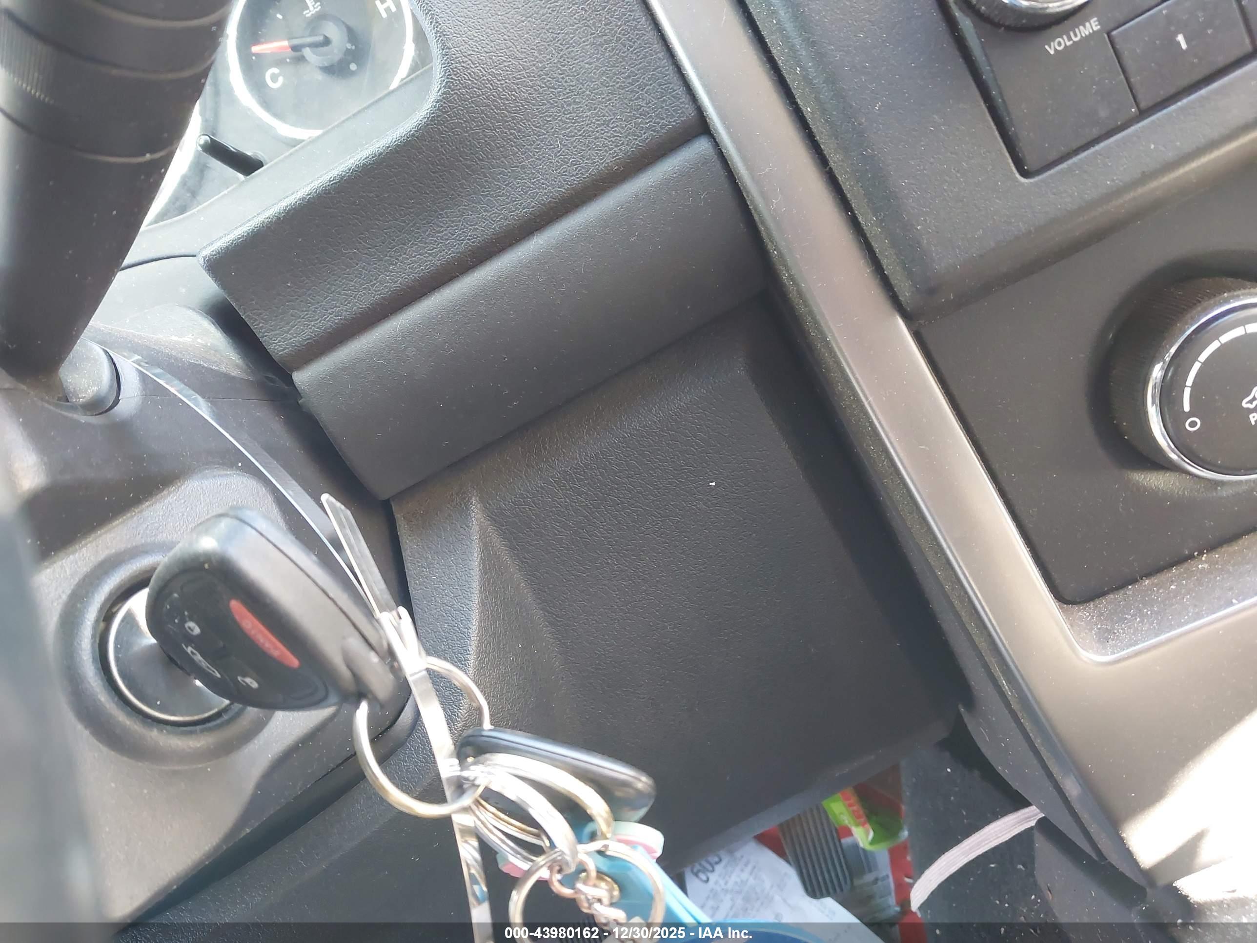JEEP LIBERTY image 11