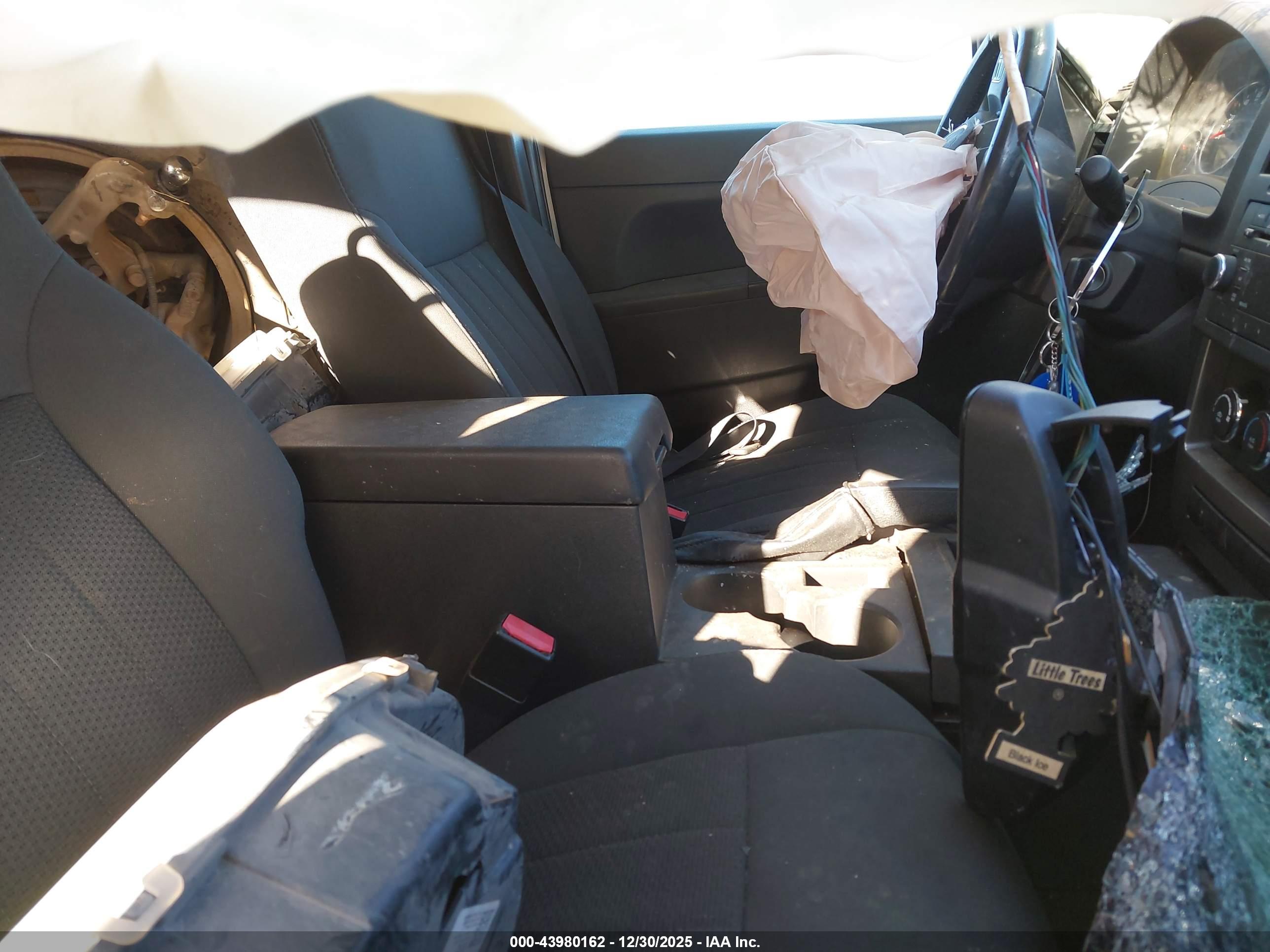 JEEP LIBERTY image 5