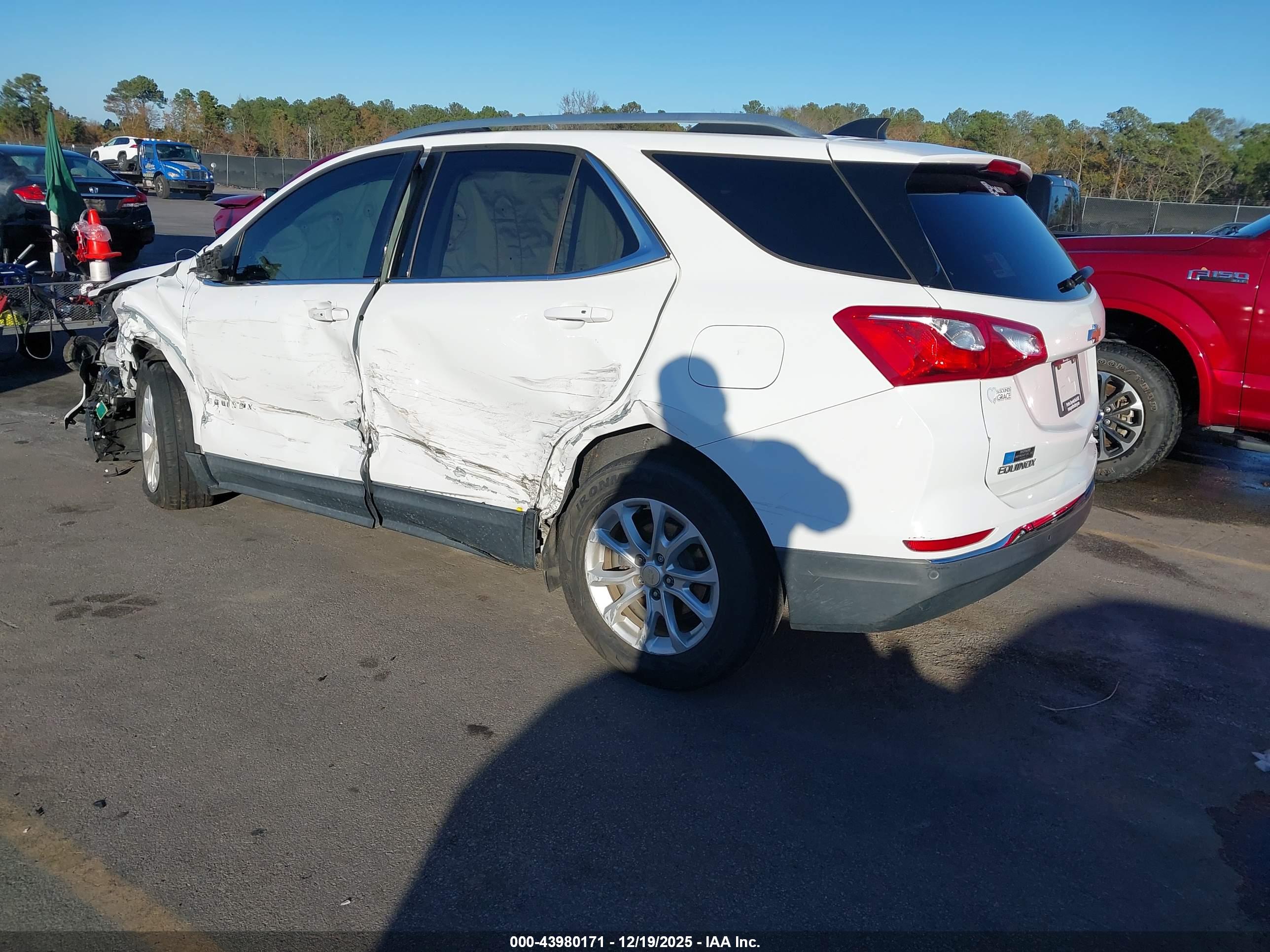 CHEVROLET EQUINOX image 3