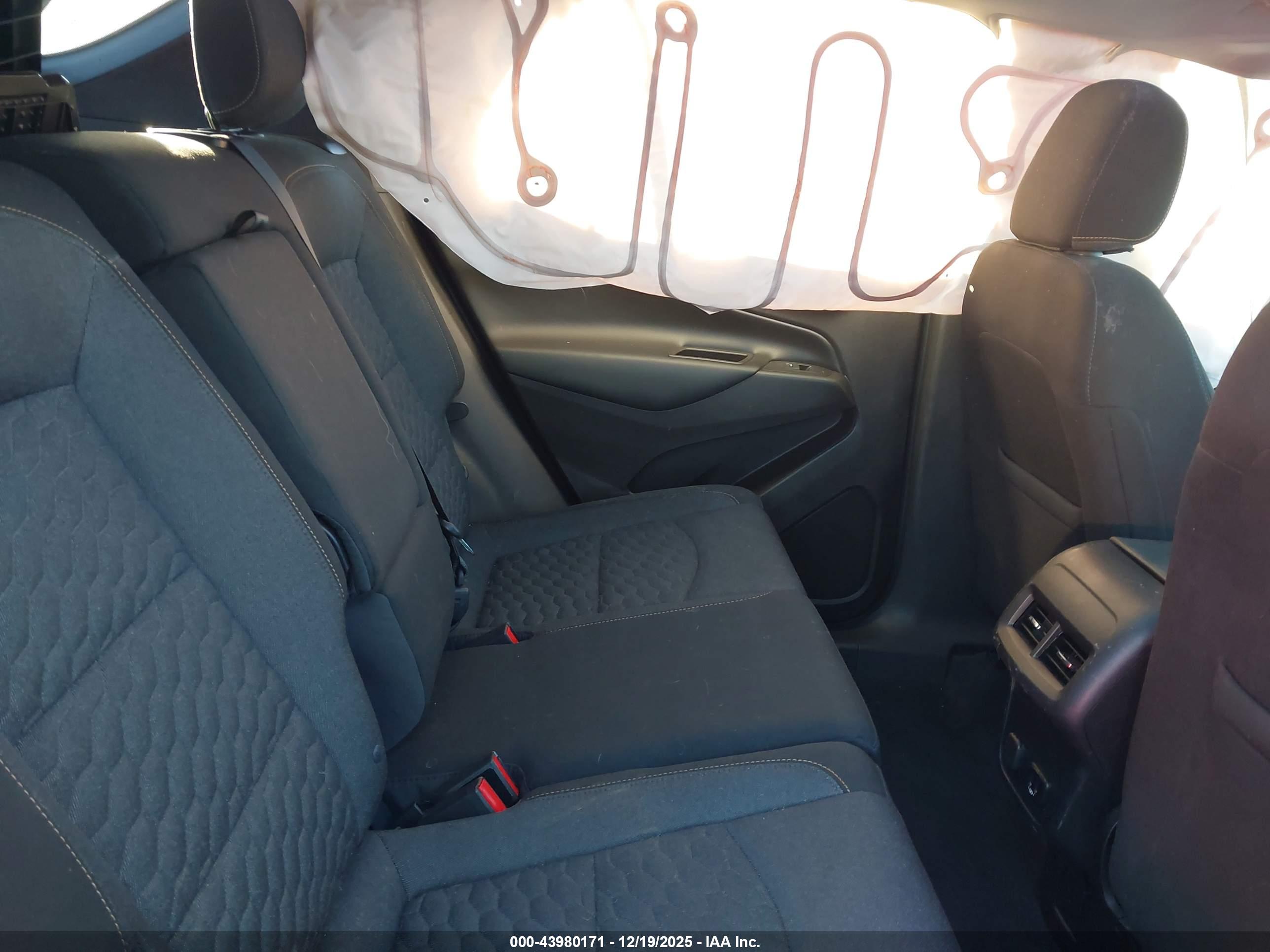 CHEVROLET EQUINOX image 8