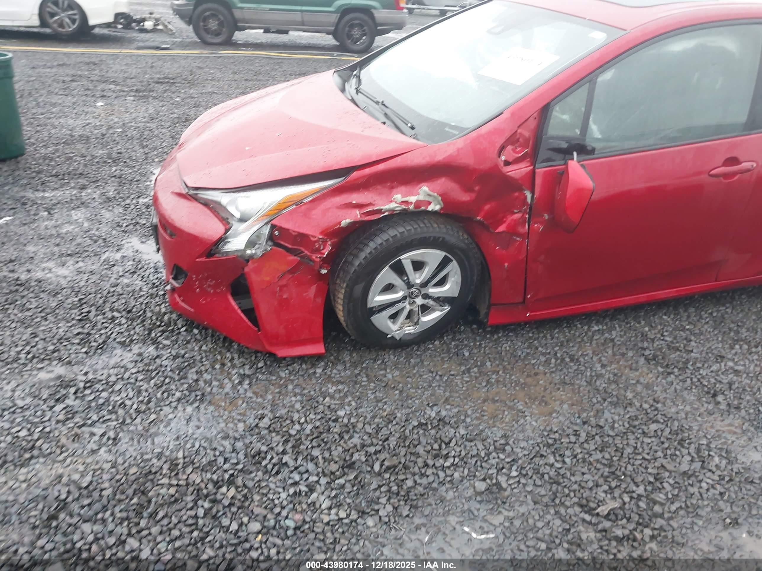 TOYOTA PRIUS image 6