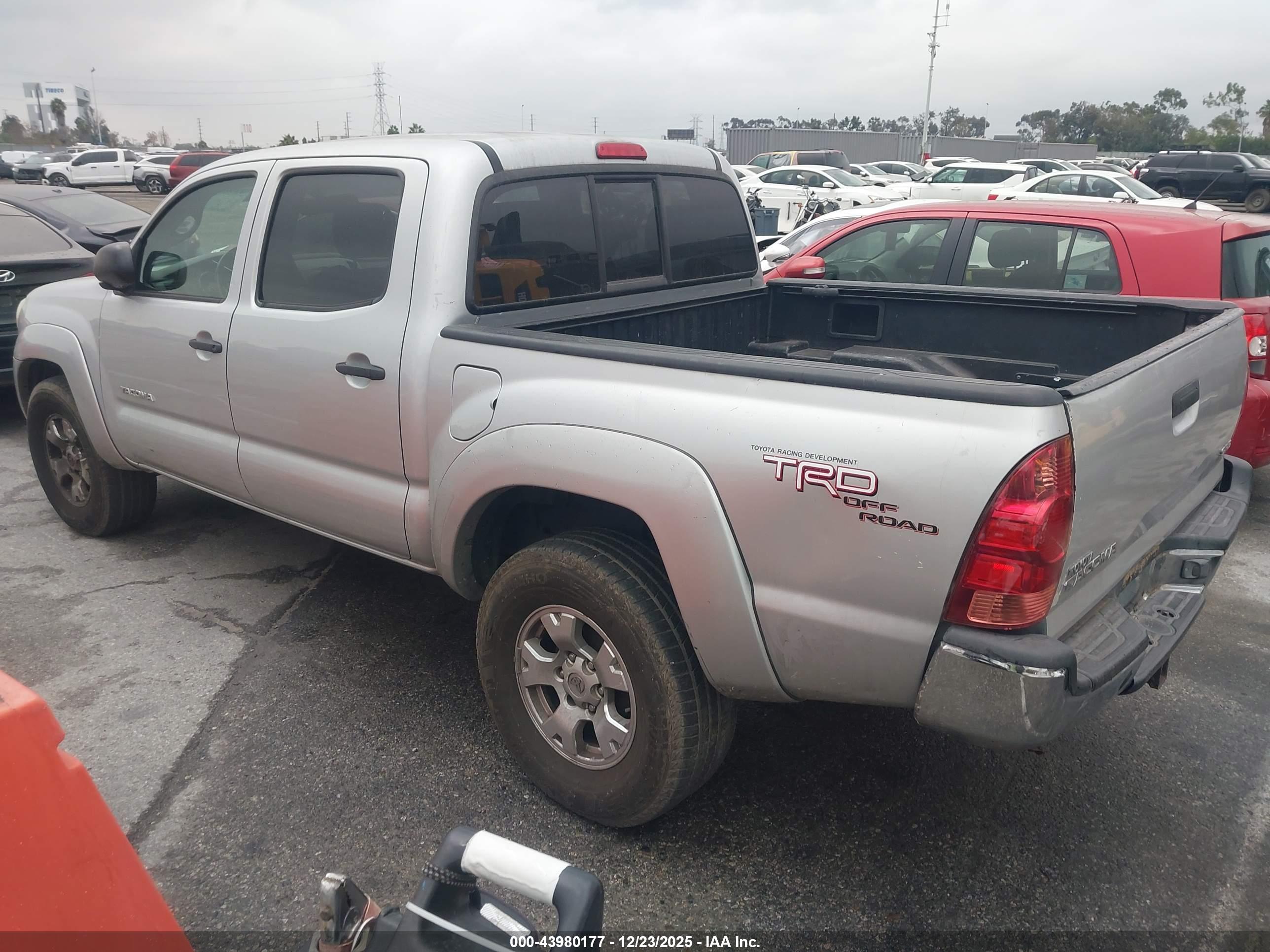 TOYOTA TACOMA image 3